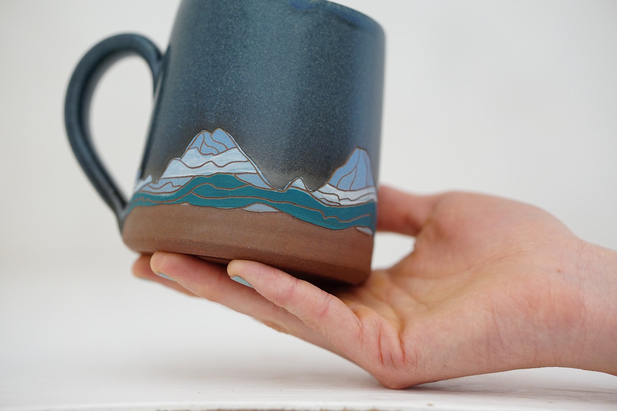 E Teton Blue Moon mug in Darby