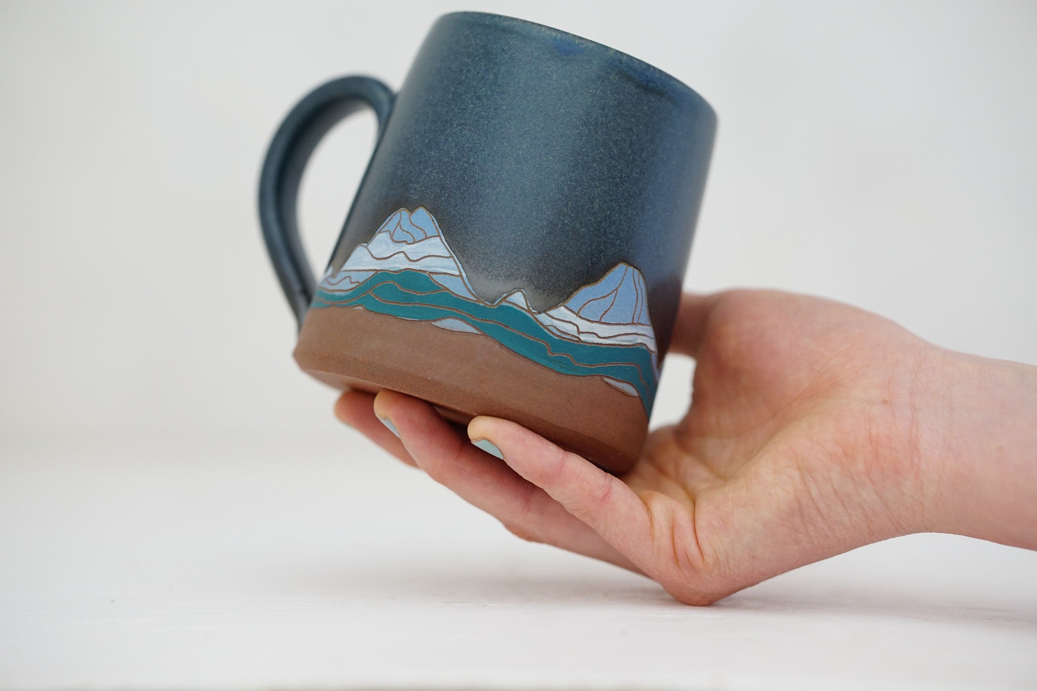 E Teton Blue Moon mug in Darby