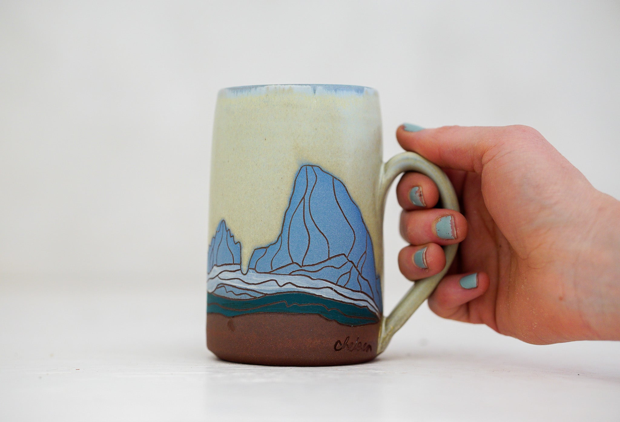 W Teton Tall mug in Bone