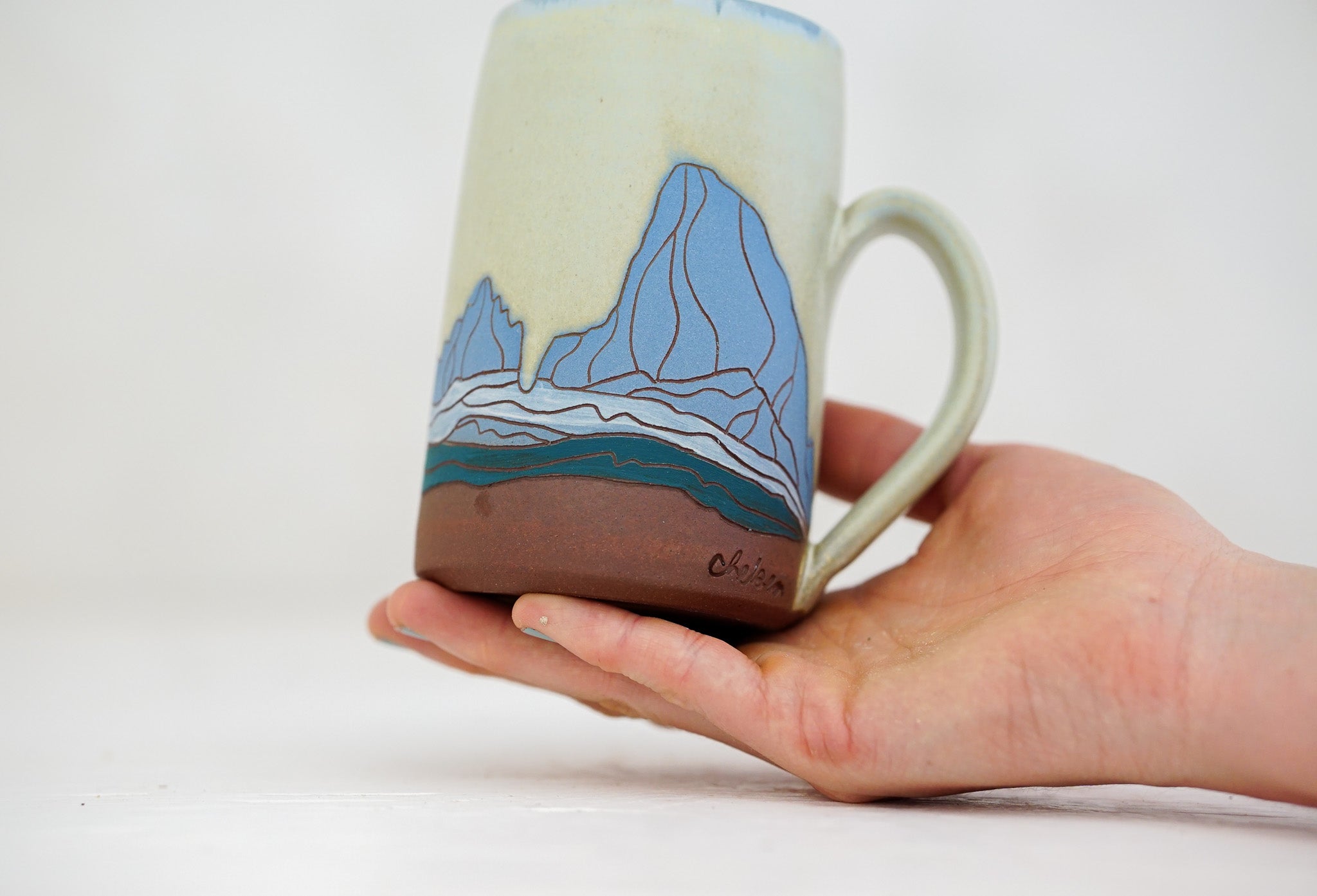 W Teton Tall mug in Bone