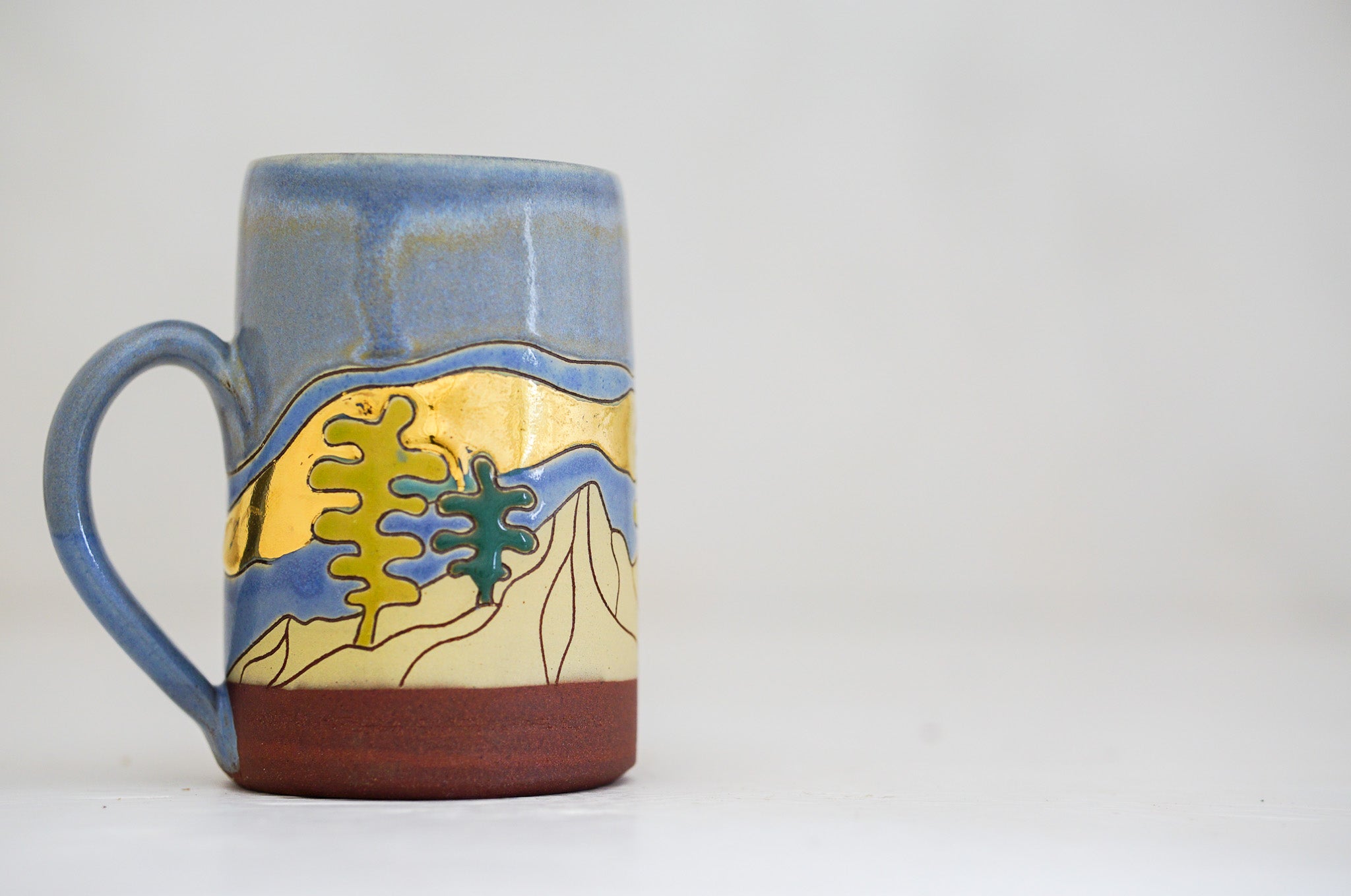 GOLD Skylines mtn mug in Periwinkle and magic
