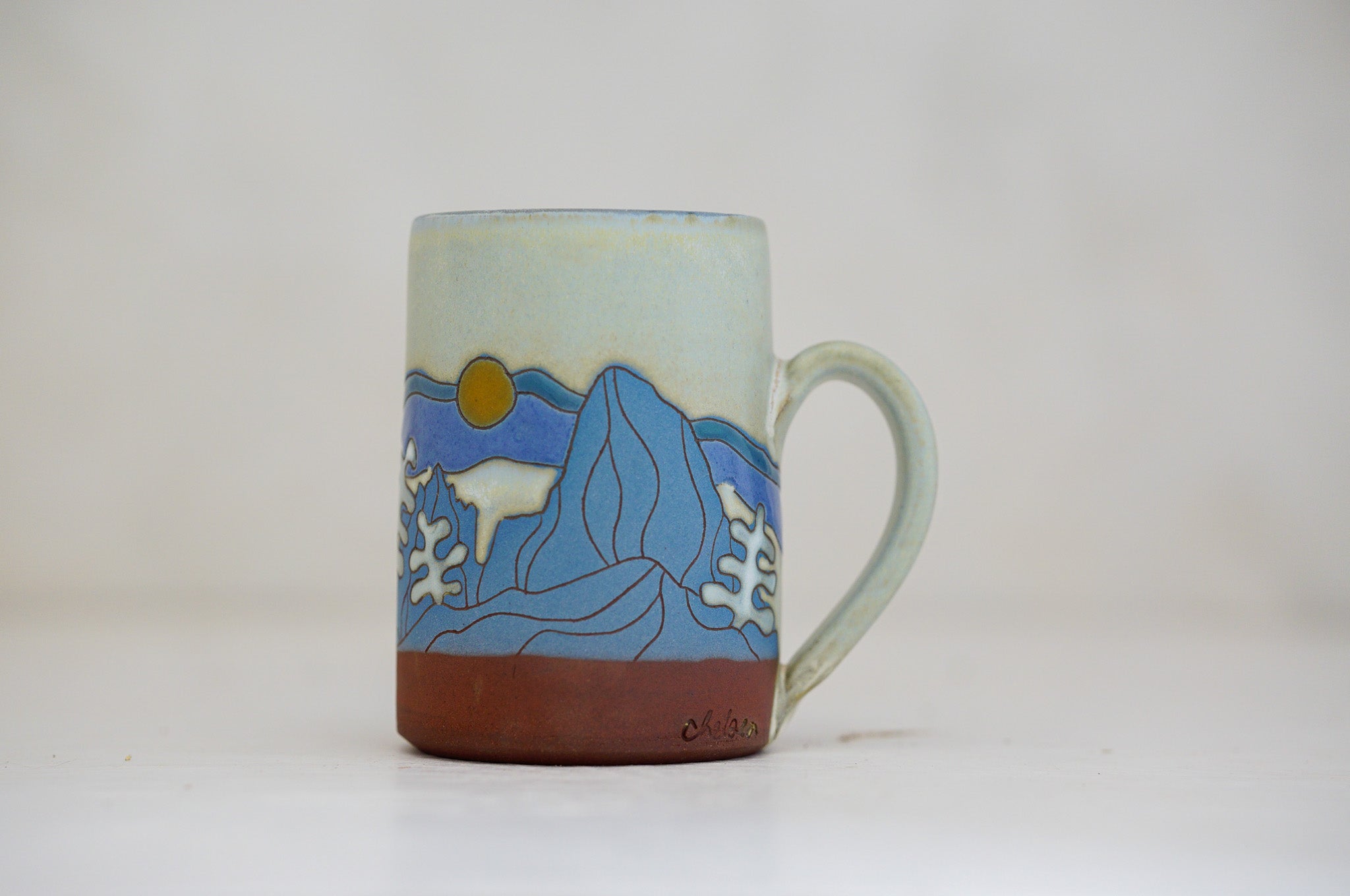 Skylines W Teton Tall mug blues in Bone