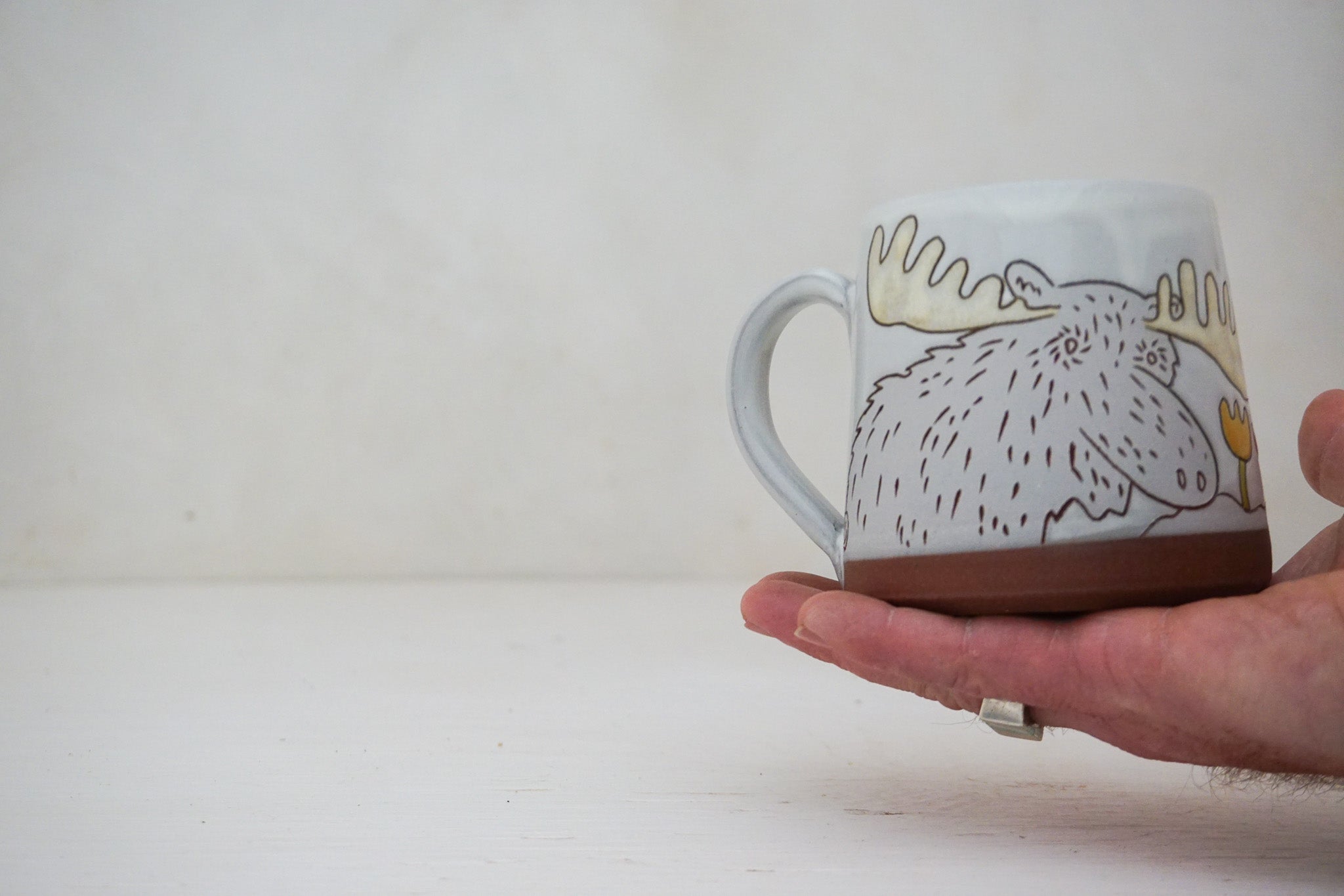 Moose & Tulips mug in White