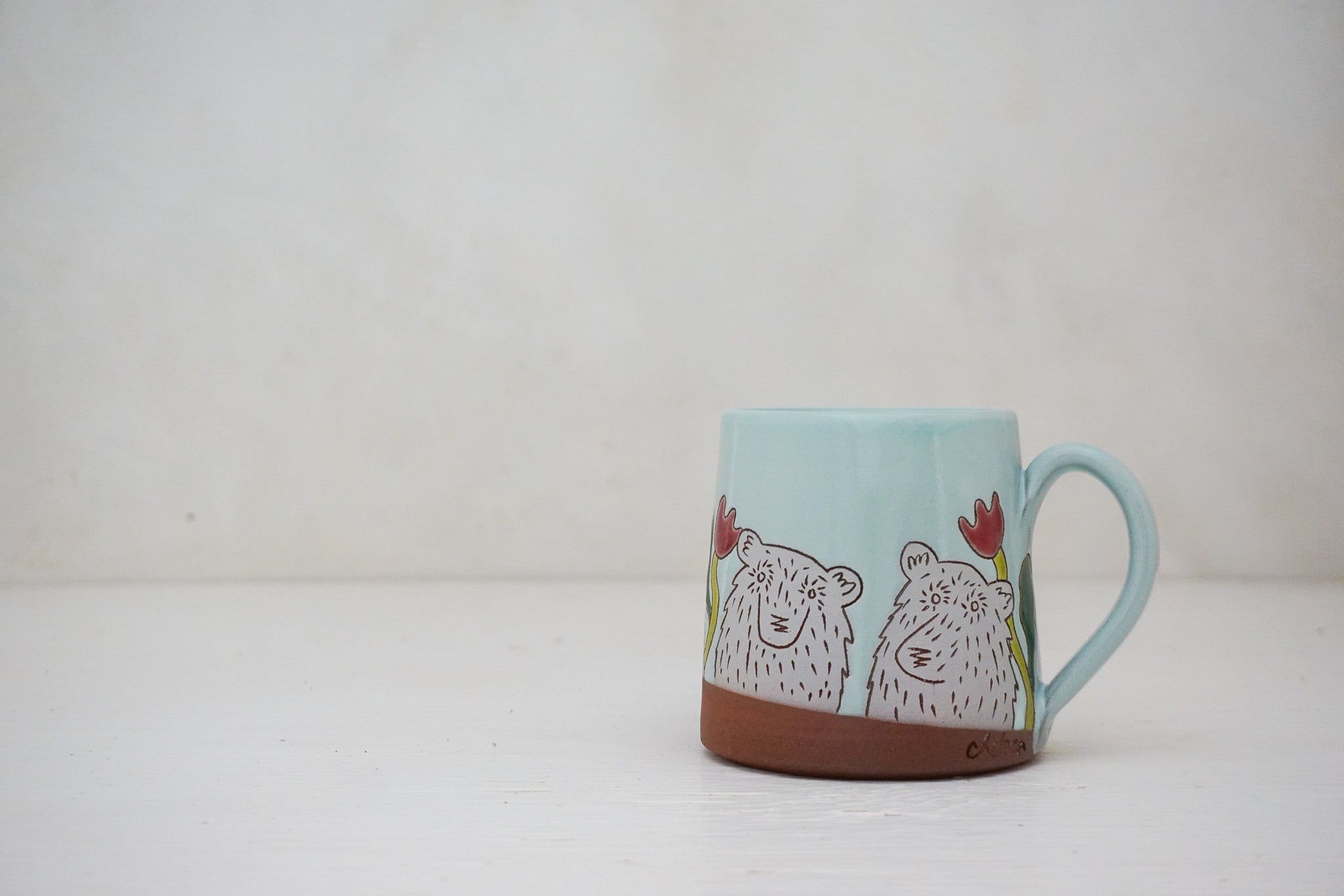 Bears & Tulips mug in Ira blue