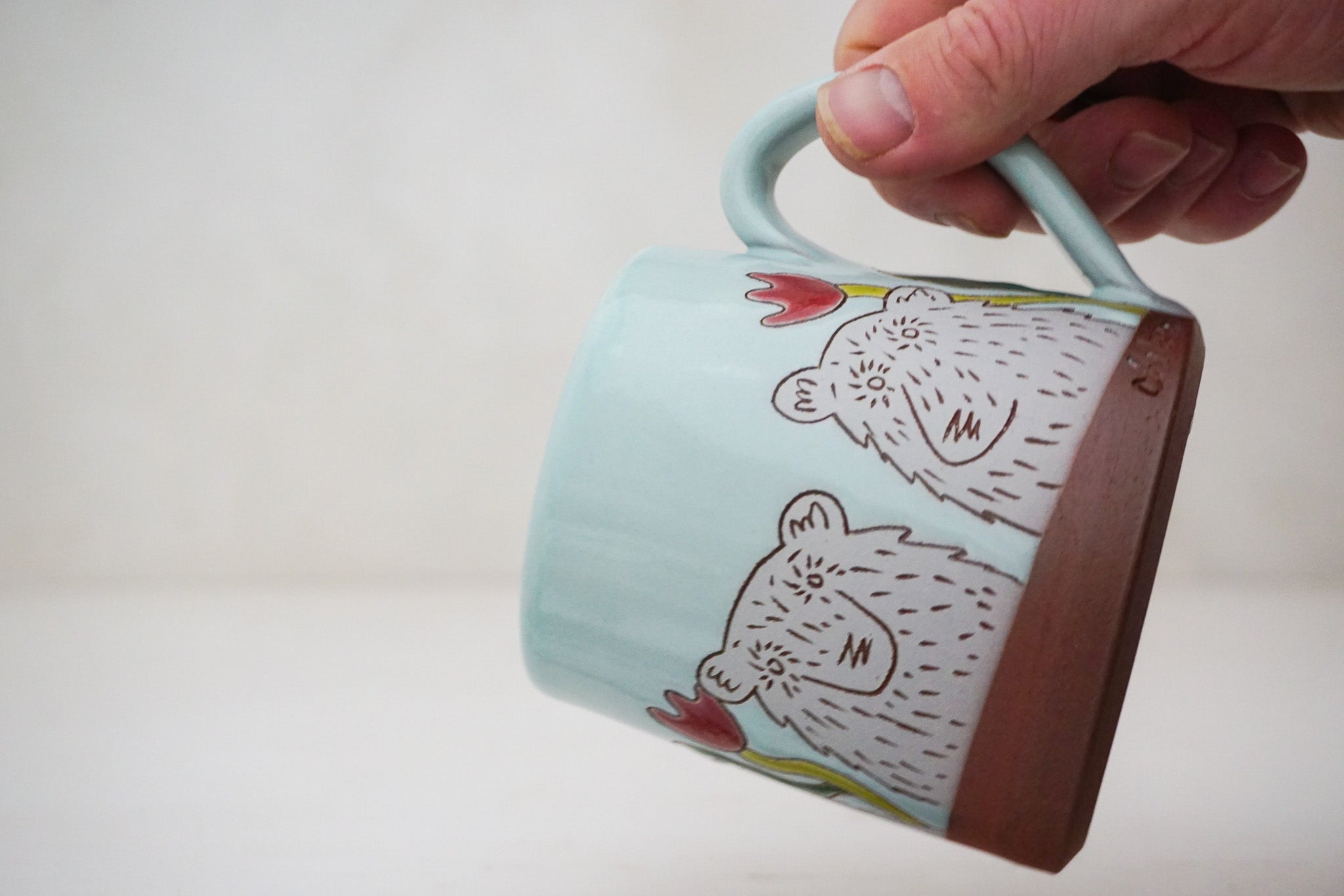 Bears & Tulips mug in Ira blue