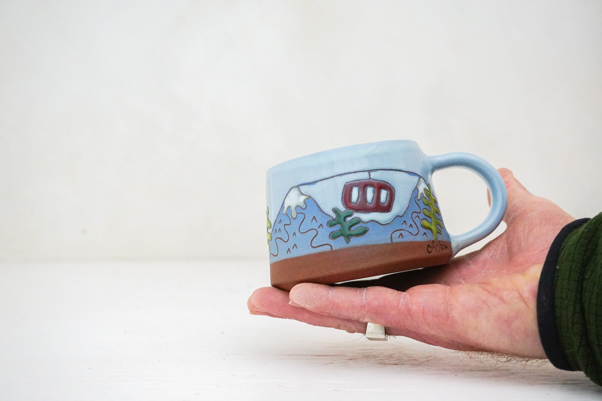 Gondola blue Mtn short mug in Ira