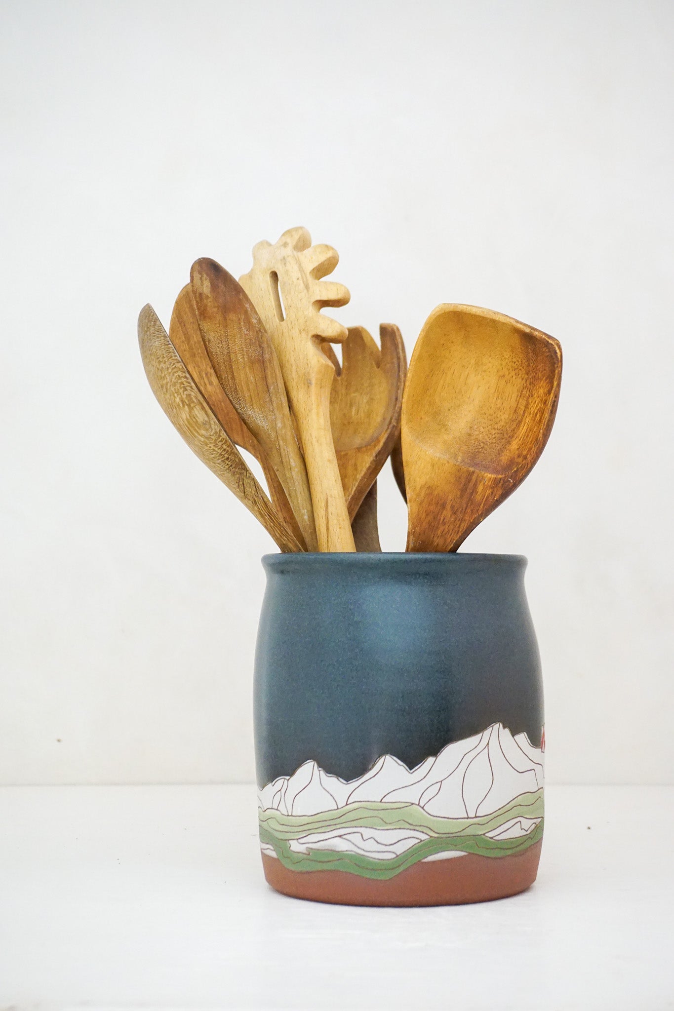 House & Tulips Utensil Holder in Darby