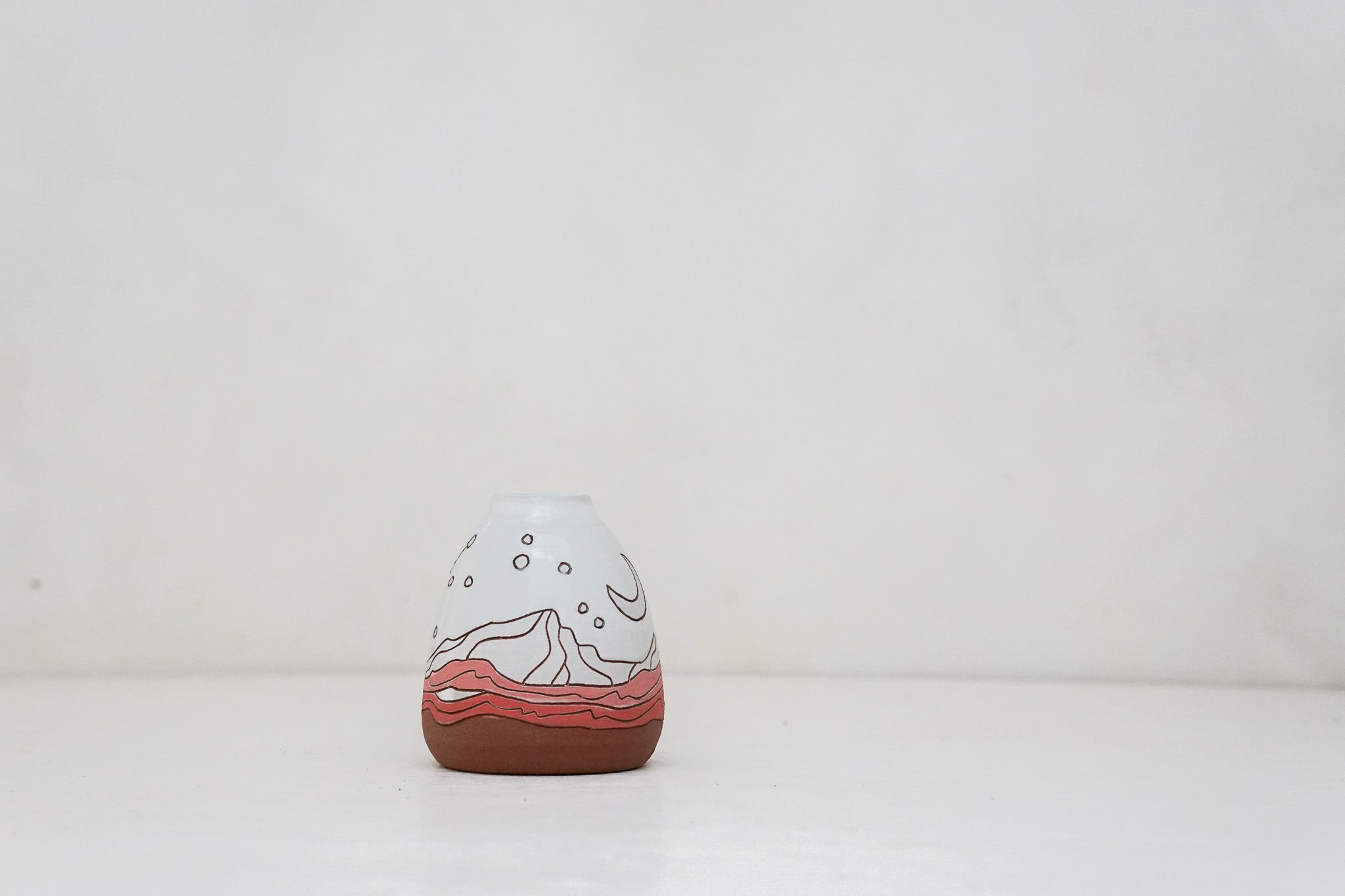 Mtn moon Bud vase in white
