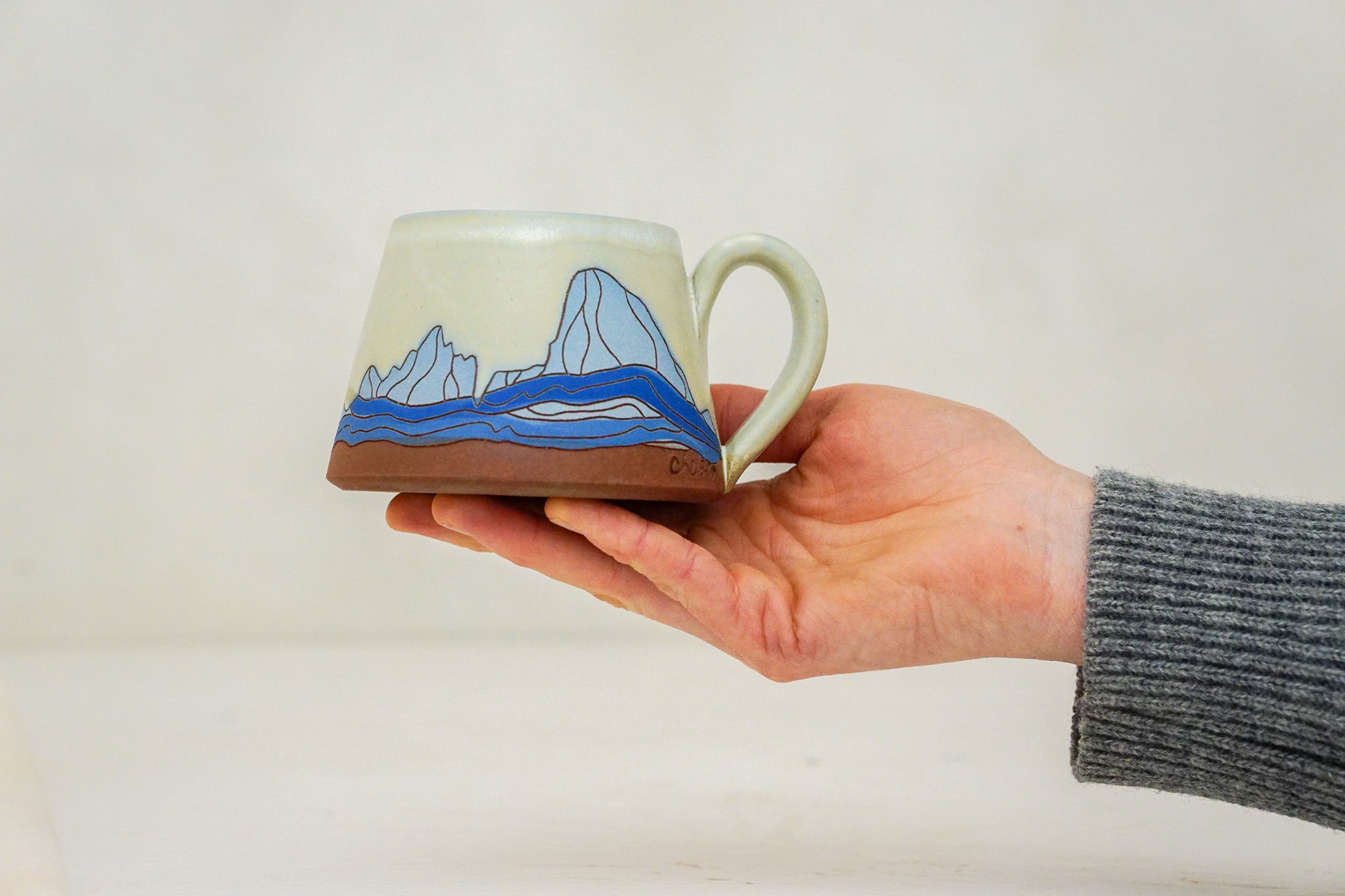 W Teton Blues short mug in Bone