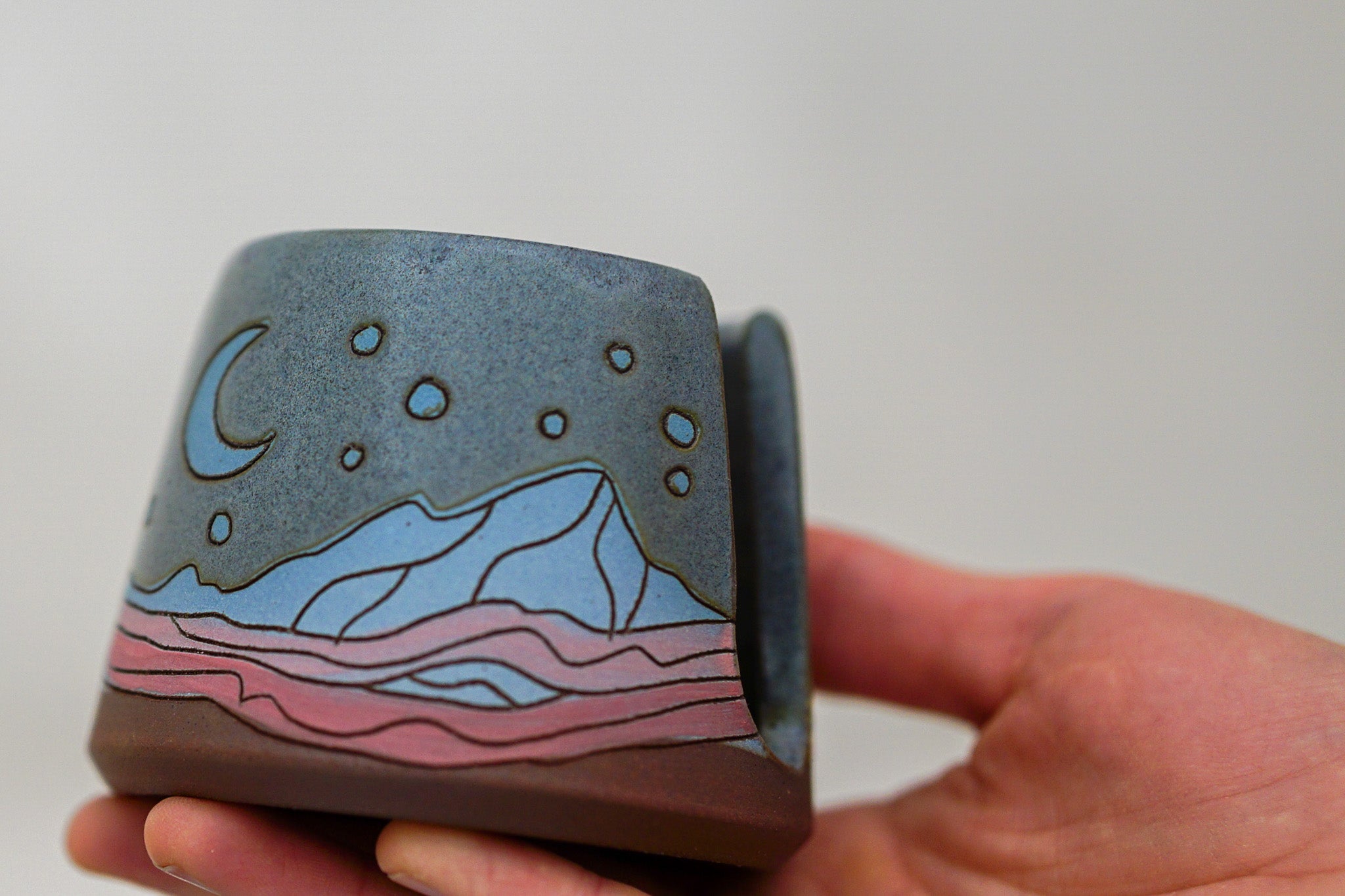 Mtn Night Sponge Holder in Stone