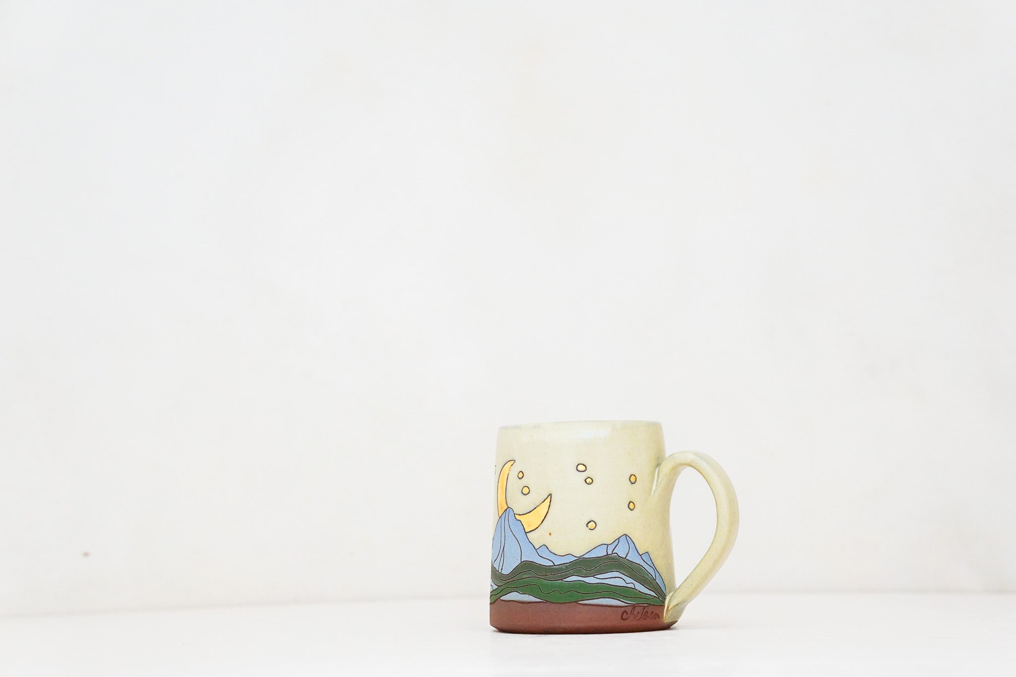 GOLD moon mug in Bone*