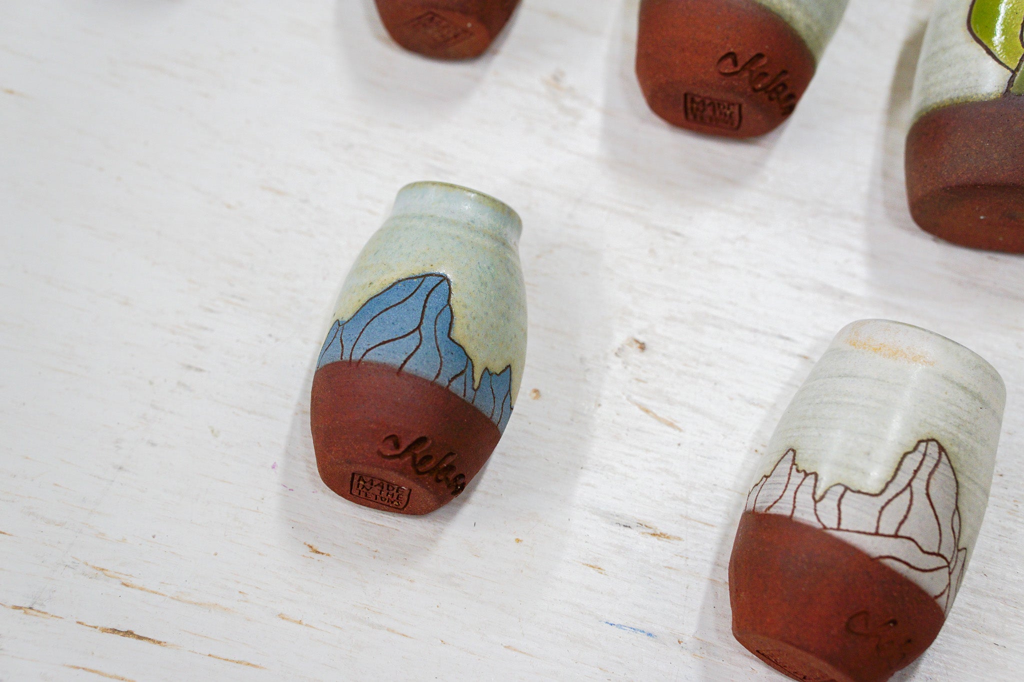 MAGNET bud vases in Bone