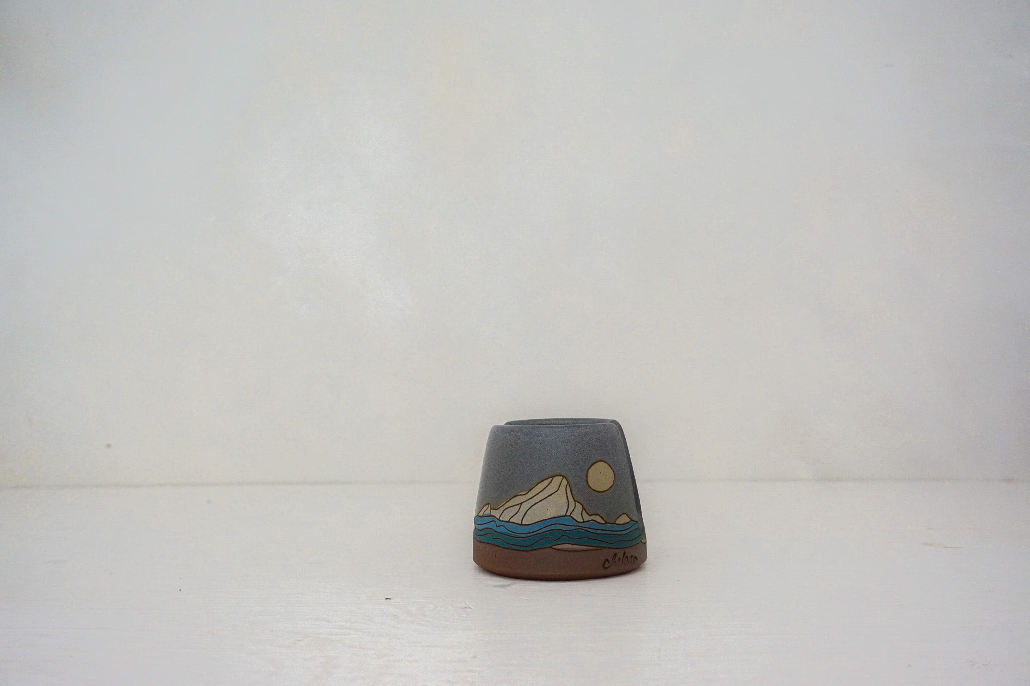 Mountain moon sponge holder in STONE