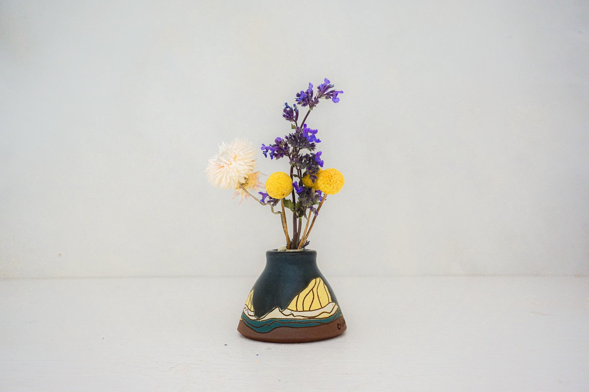 Wee baby vase in DARBY