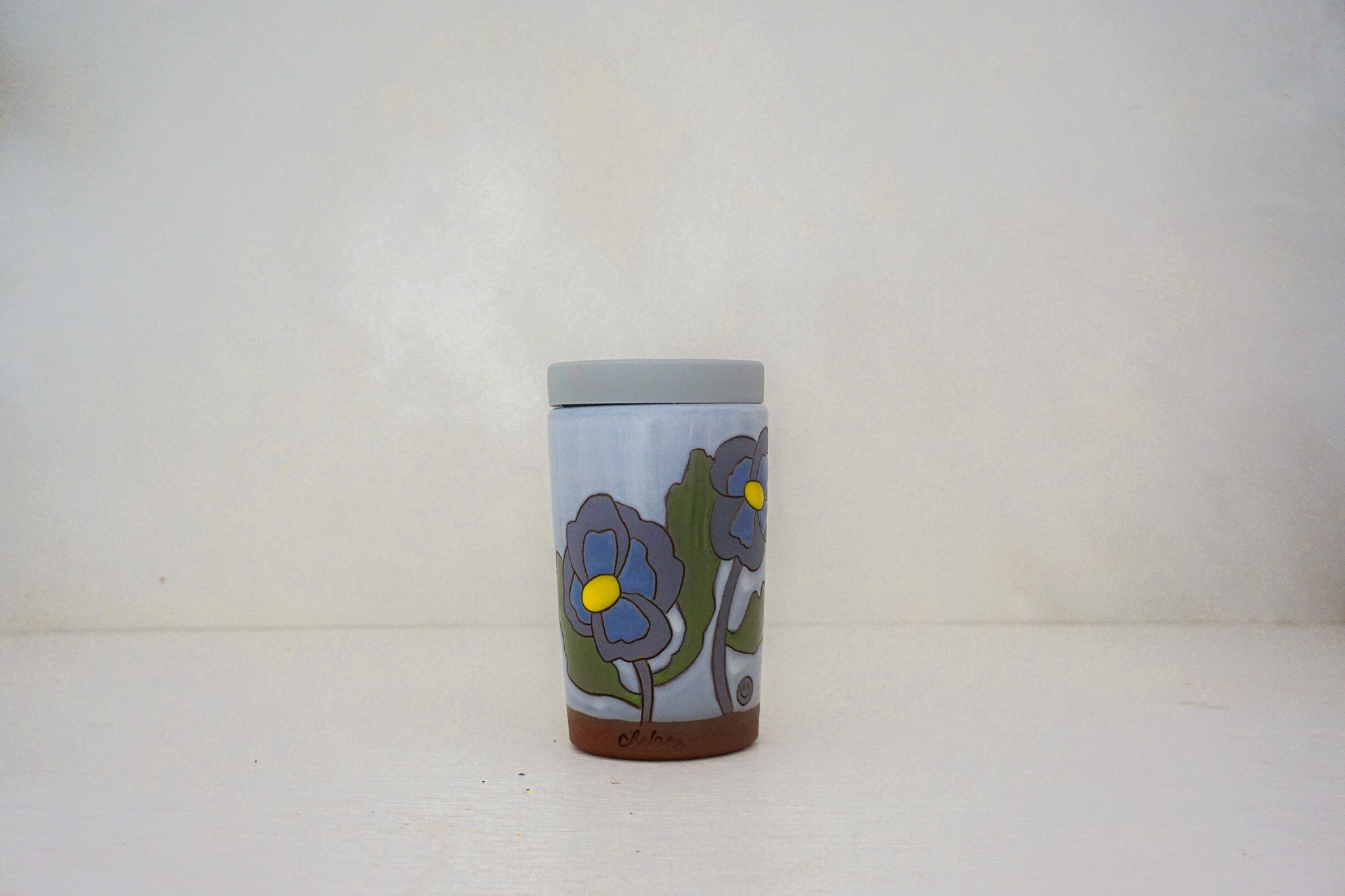 Purple Pansy Travel cup in WHITE