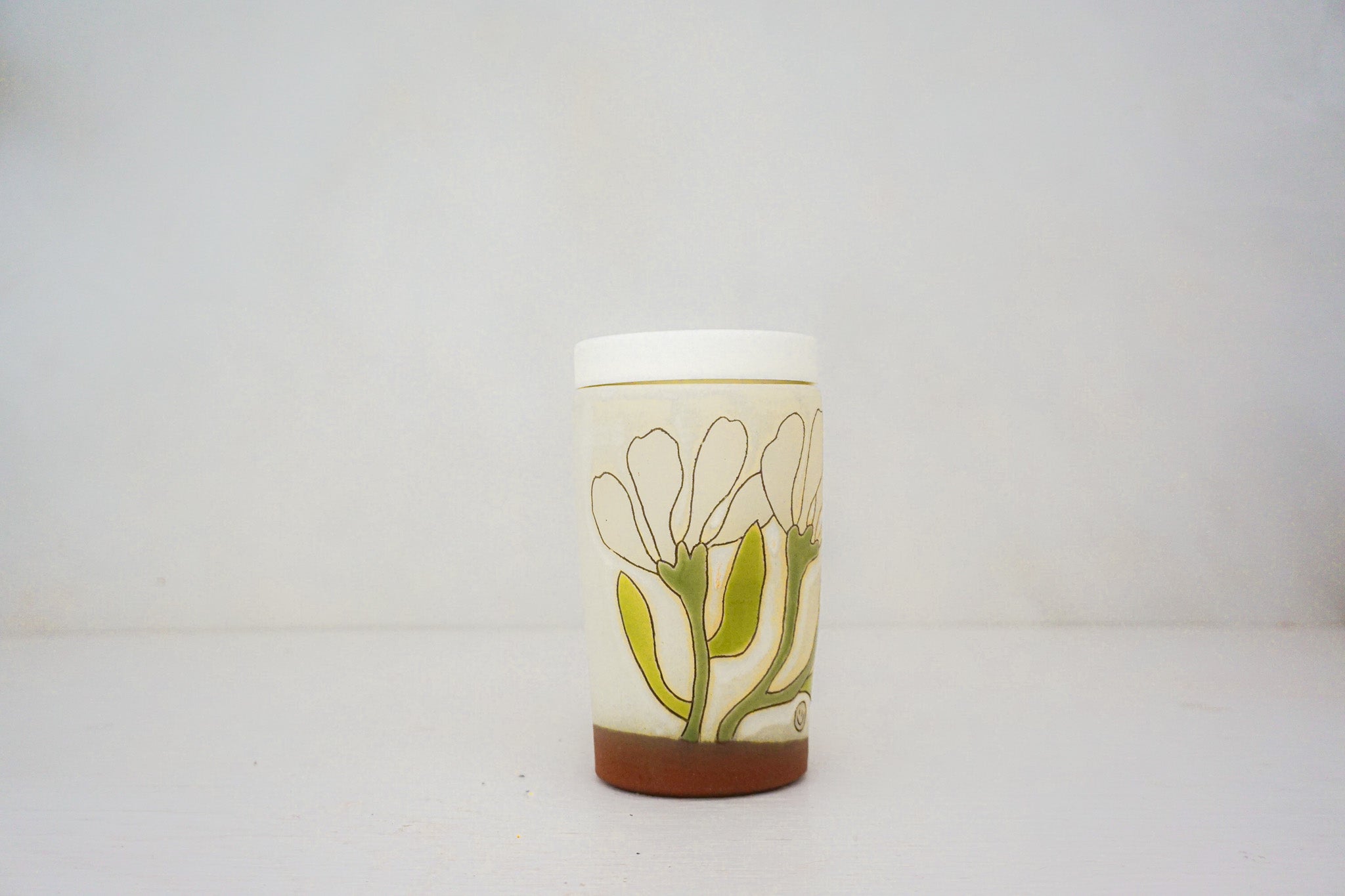 Dancing flower Travel cup in BONE