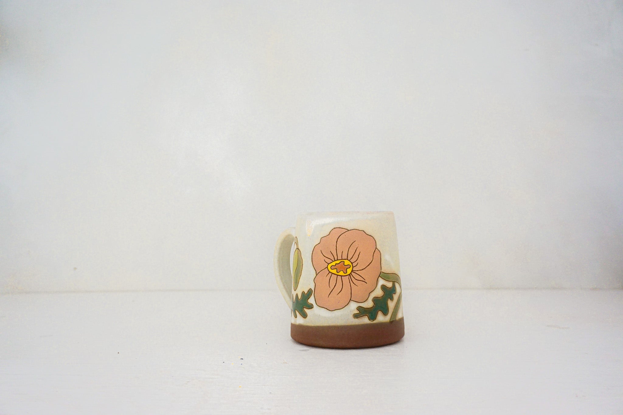 Poppy mug in BONE