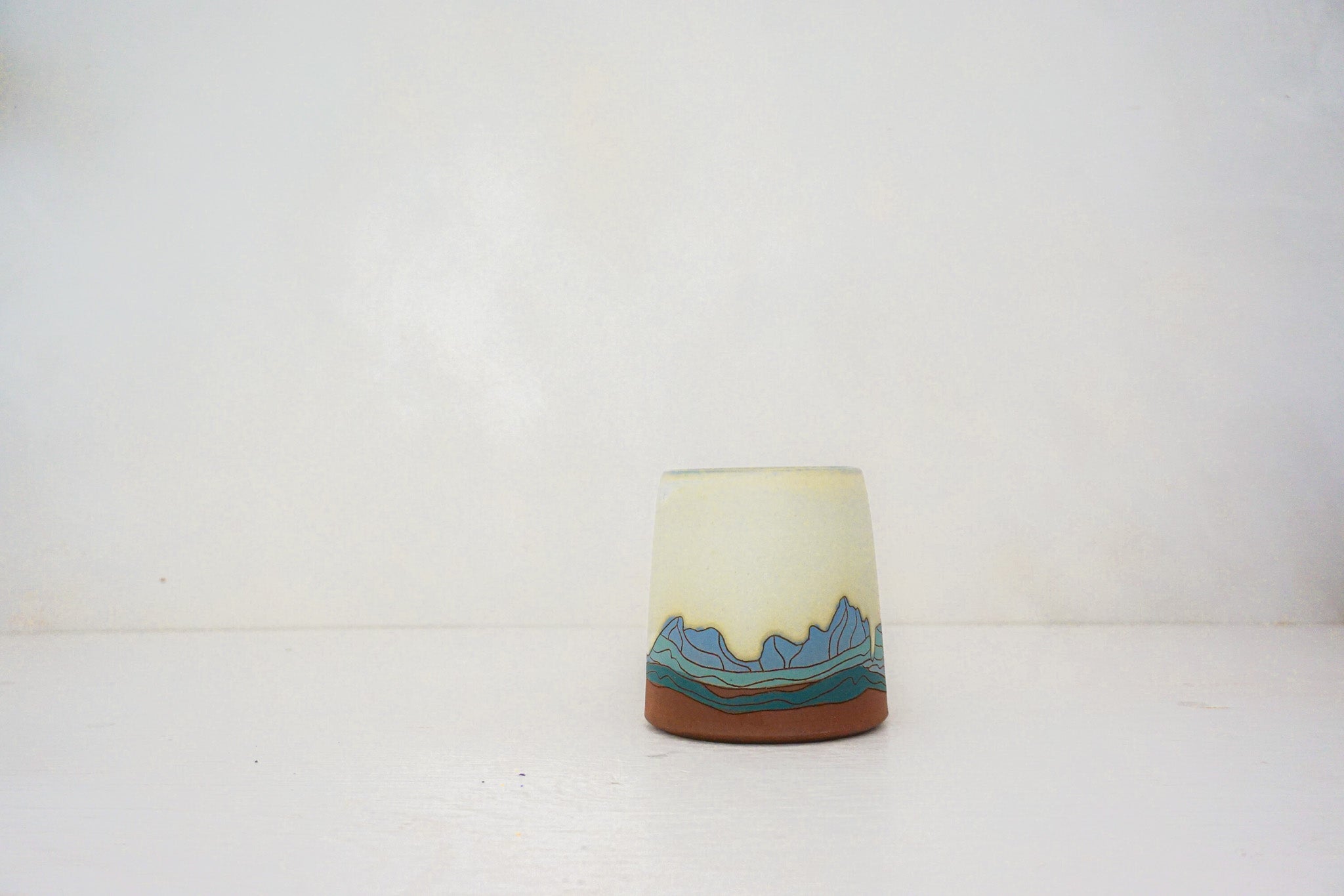 W Teton blue mug in BONE 2