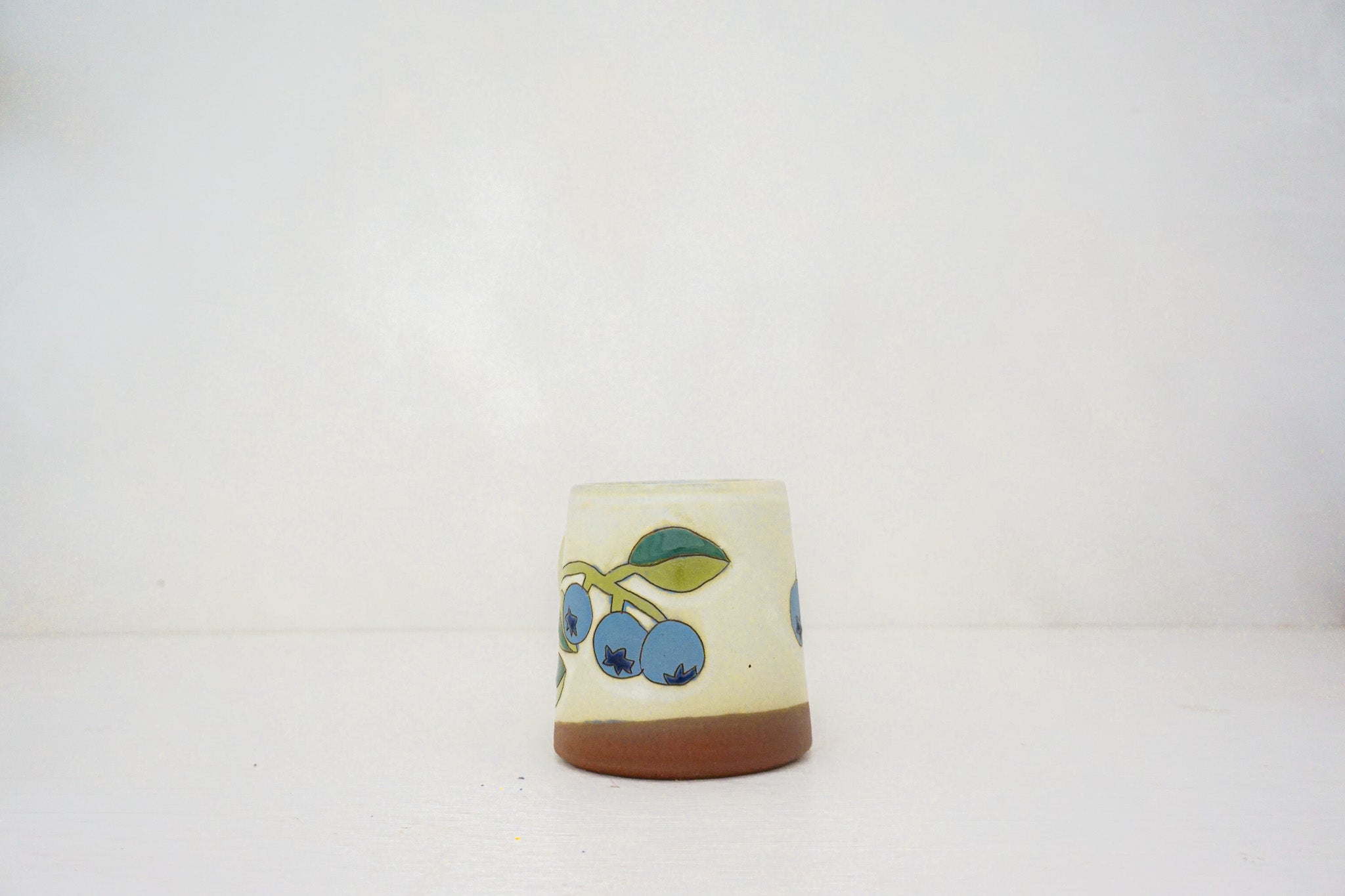 Blueberry mug in BONE