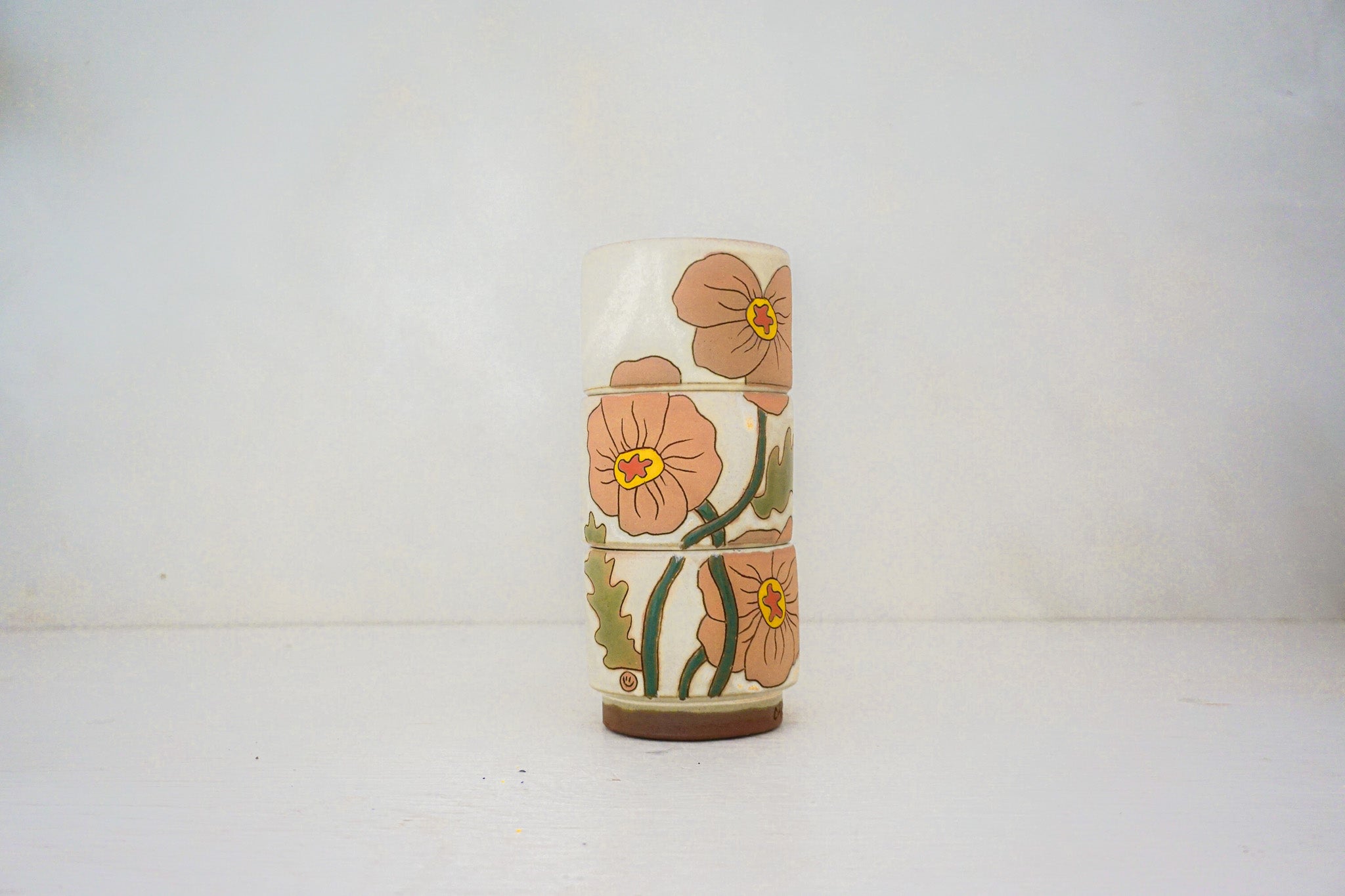 Poppy Stackers cups in BONE