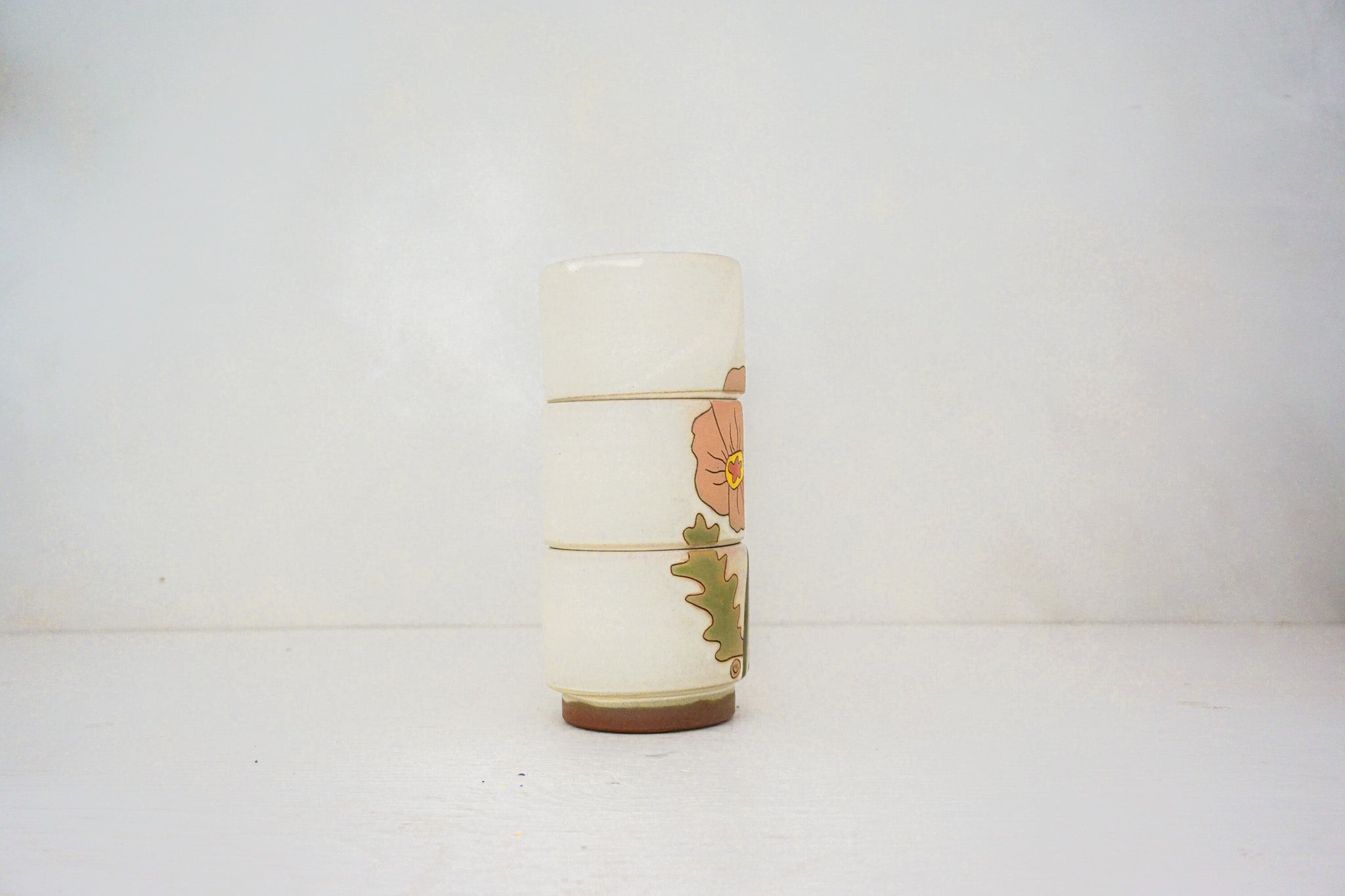 Poppy Stackers cups in BONE