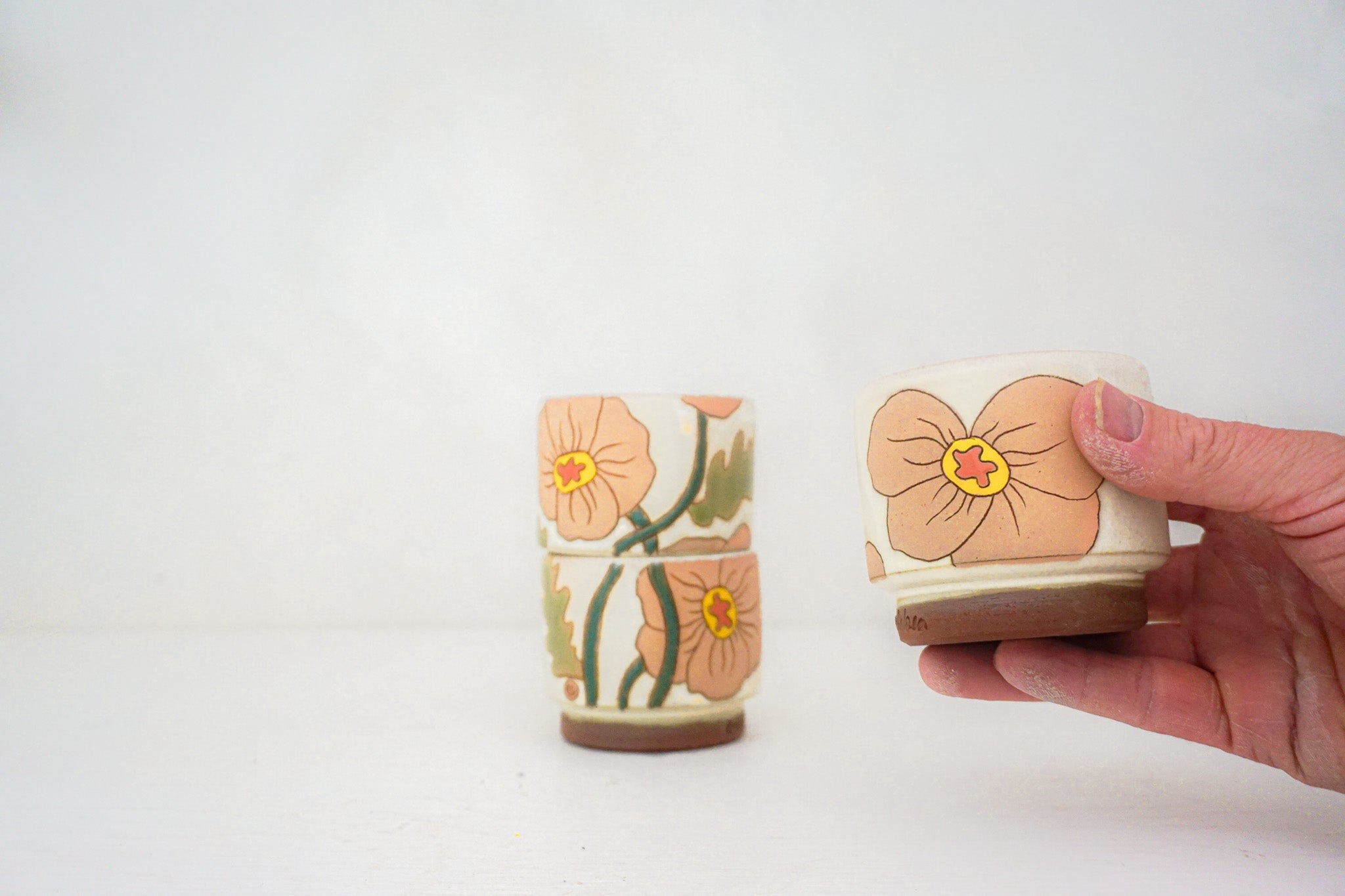 Poppy Stackers cups in BONE
