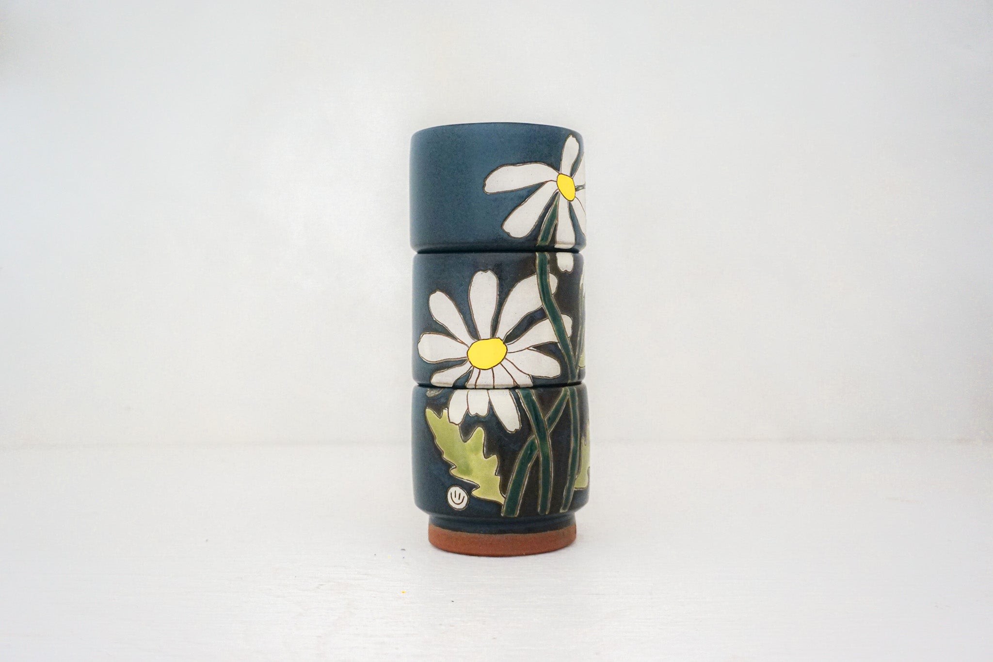 Daisy Stackers cups in DARBY*