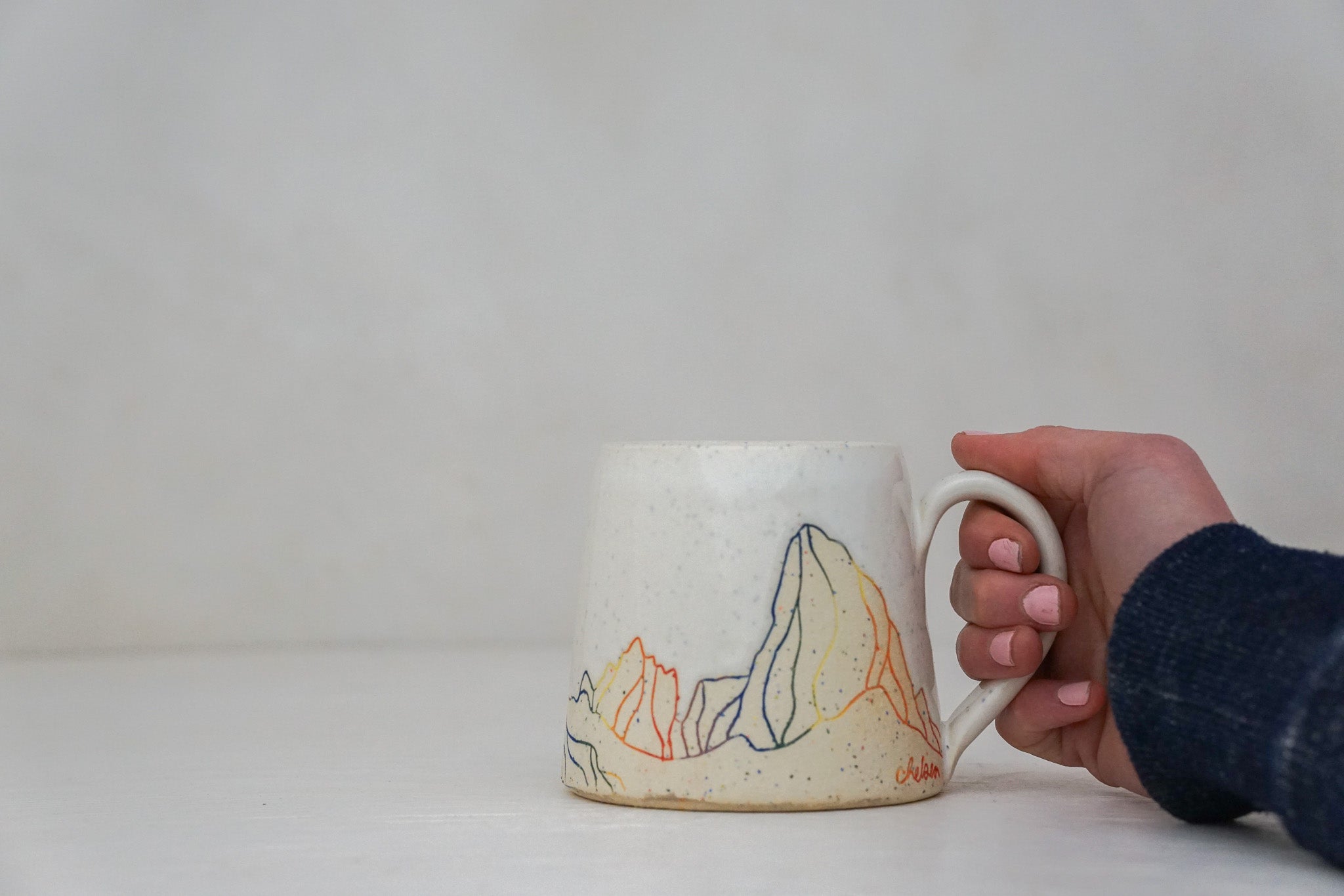 W Teton Colored Grog mug in White 1