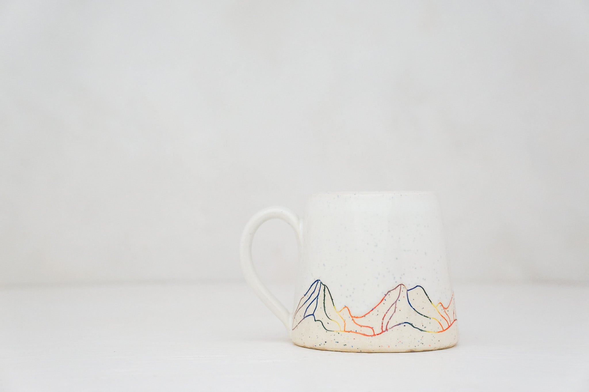 W Teton Colored Grog mug in White 1