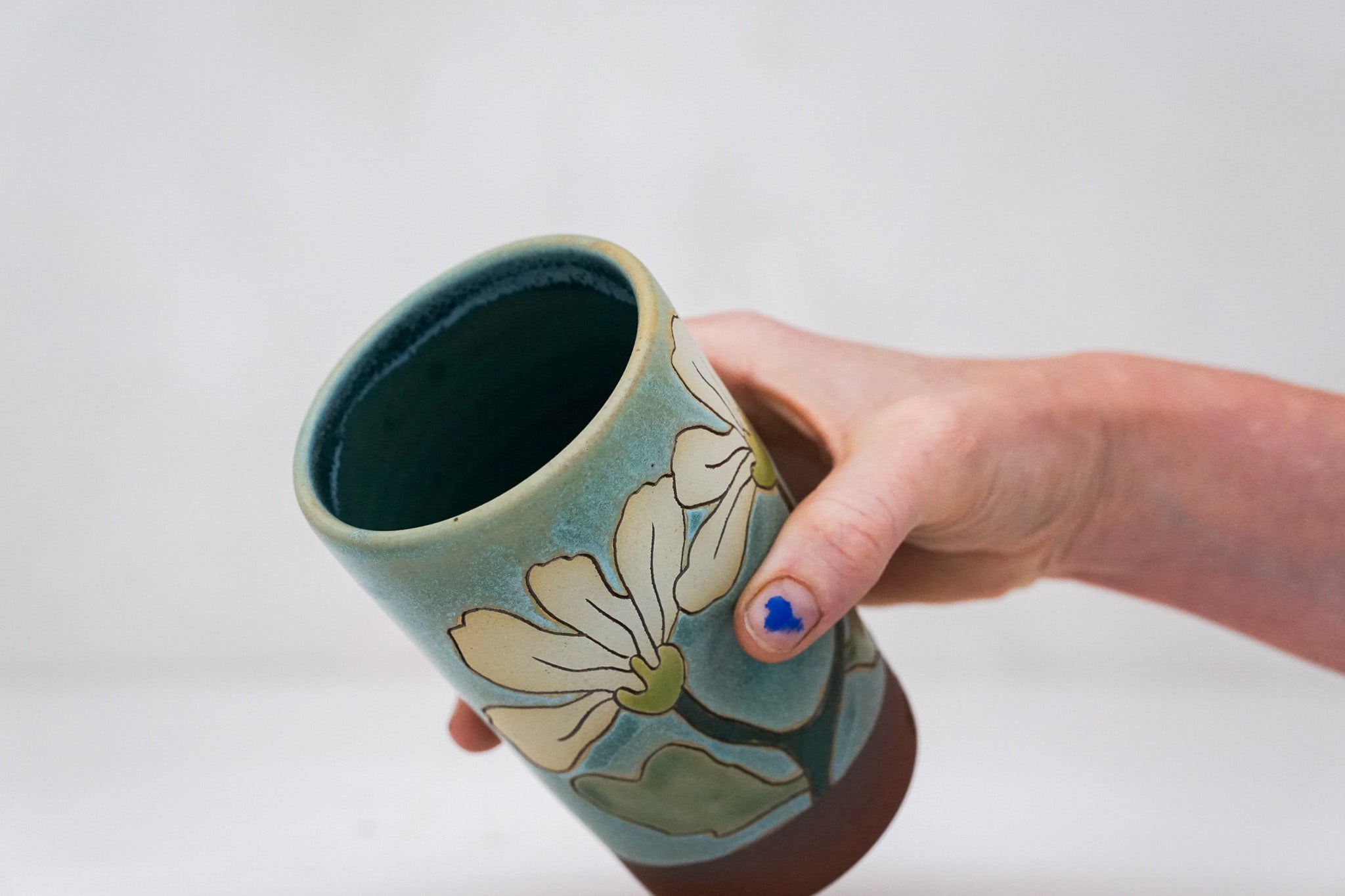 Flowers have poweres travel cup in Lake