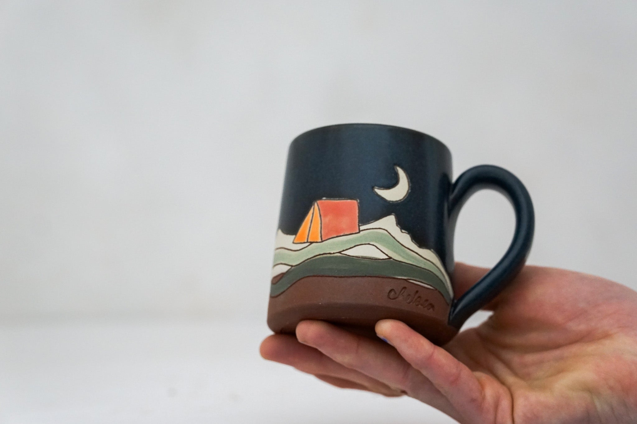 The Sliver moon camp BB mug in Darby