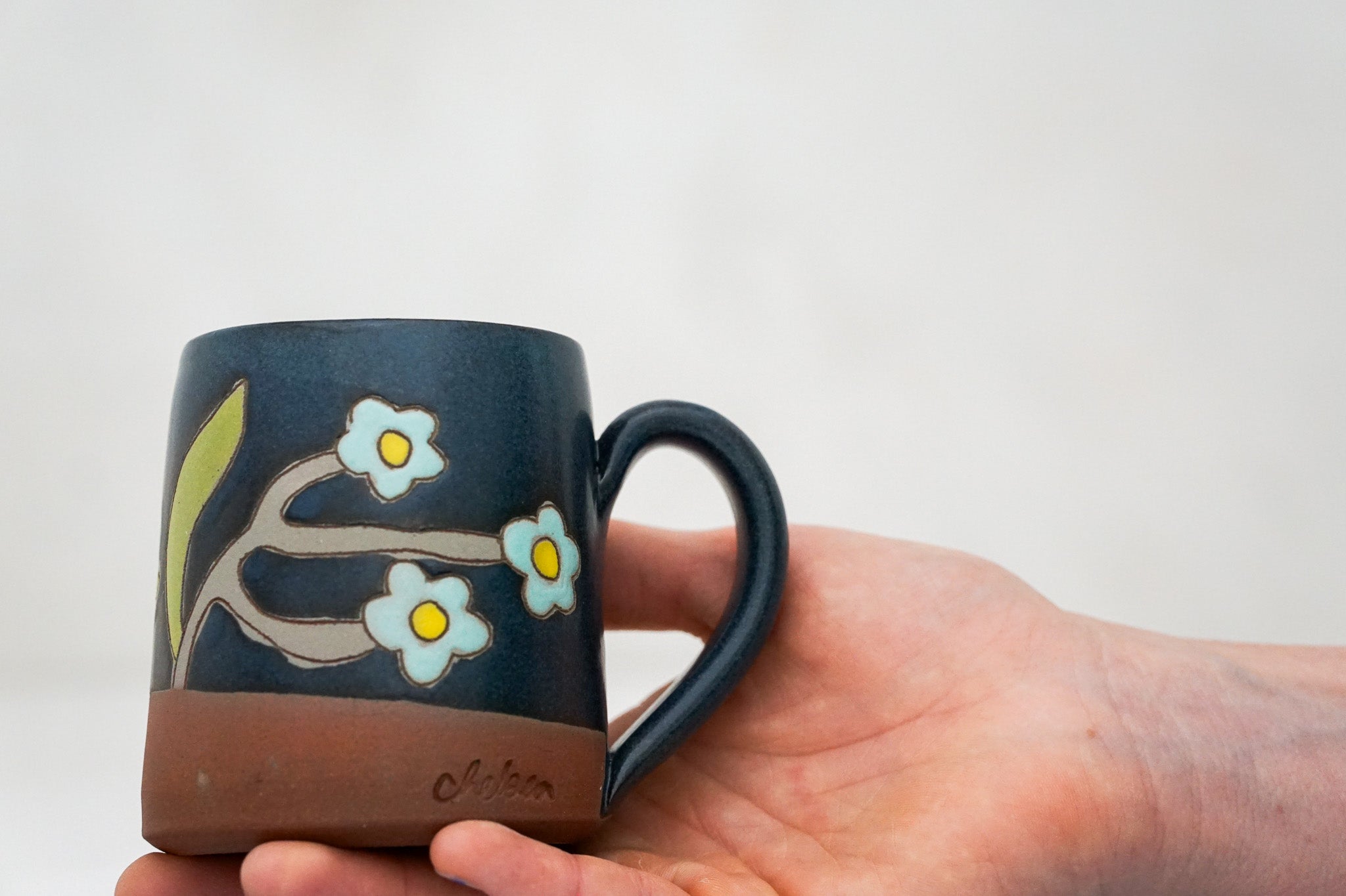 Forget-me-not BB mug in Darby