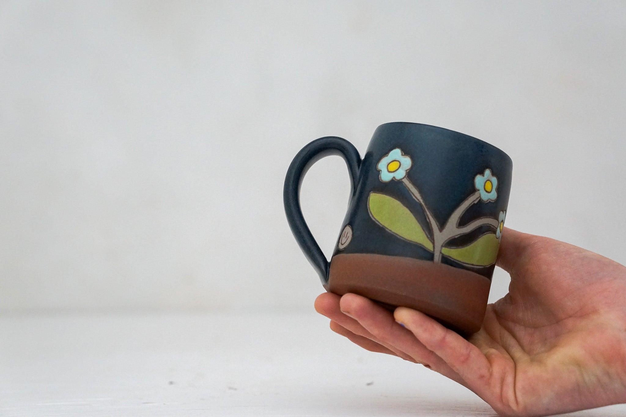 Forget-me-not BB mug in Darby