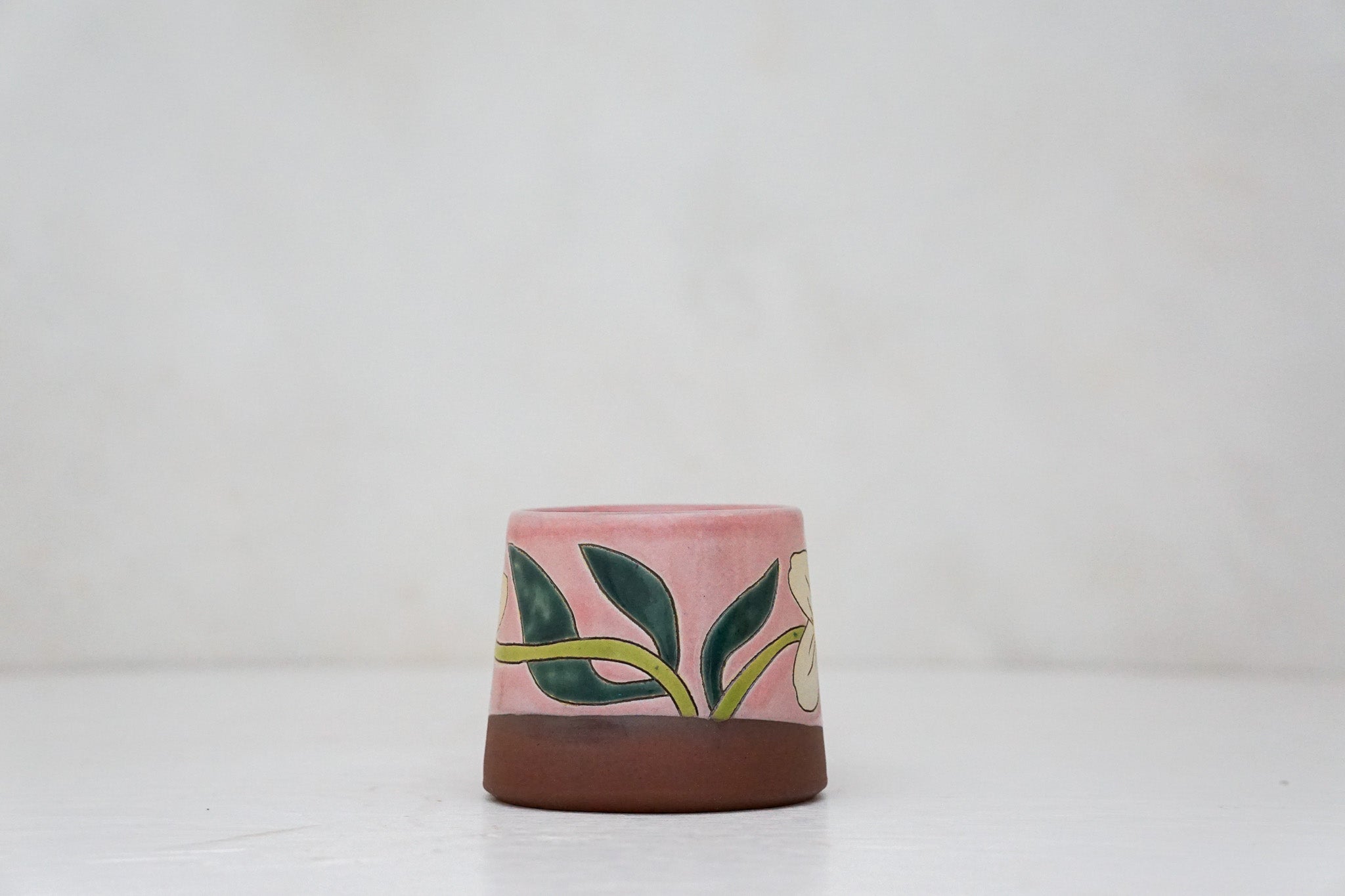 Flower shortie mug in Pink