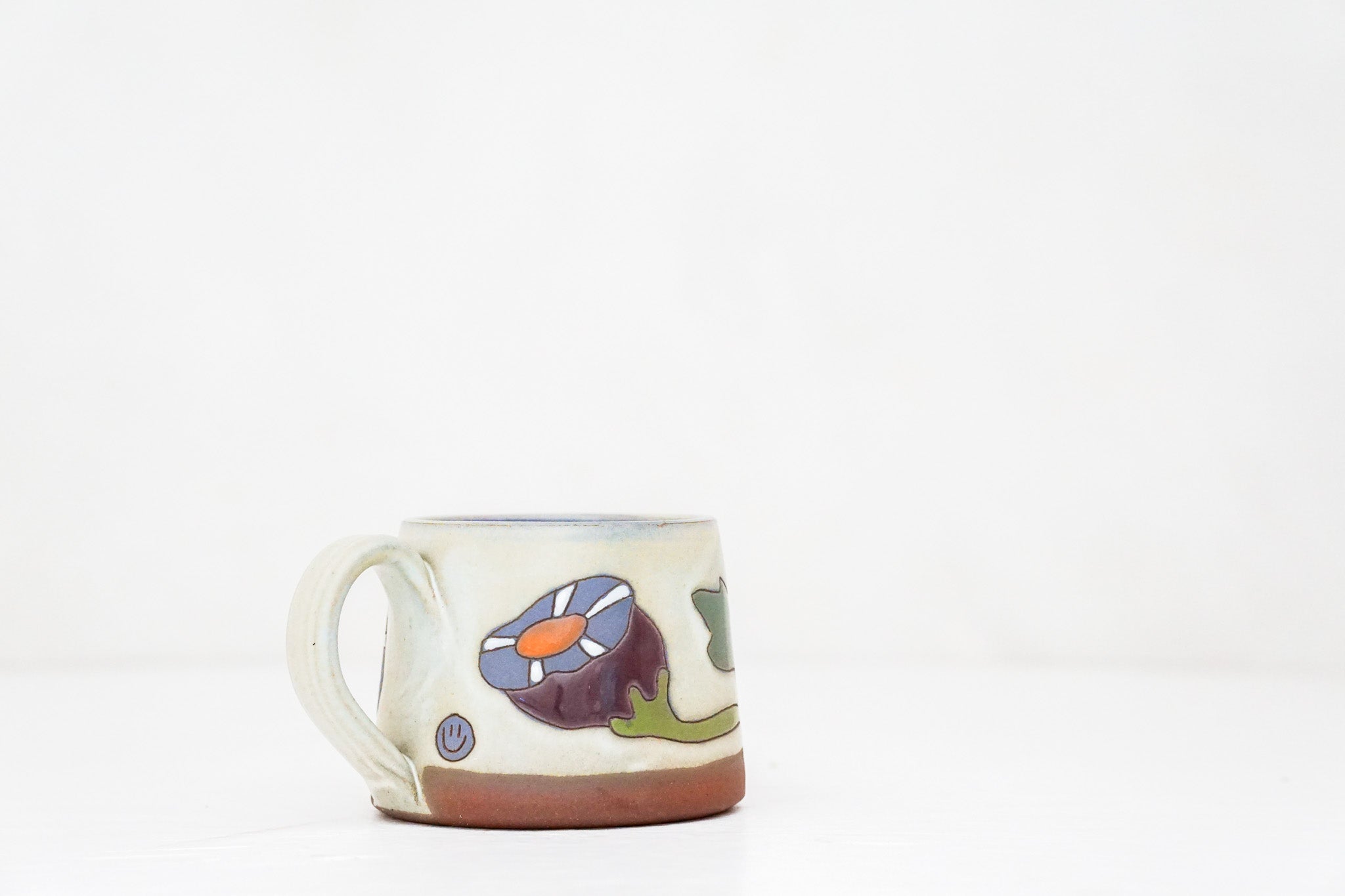 Morning Glory flower shortie mug in Bone