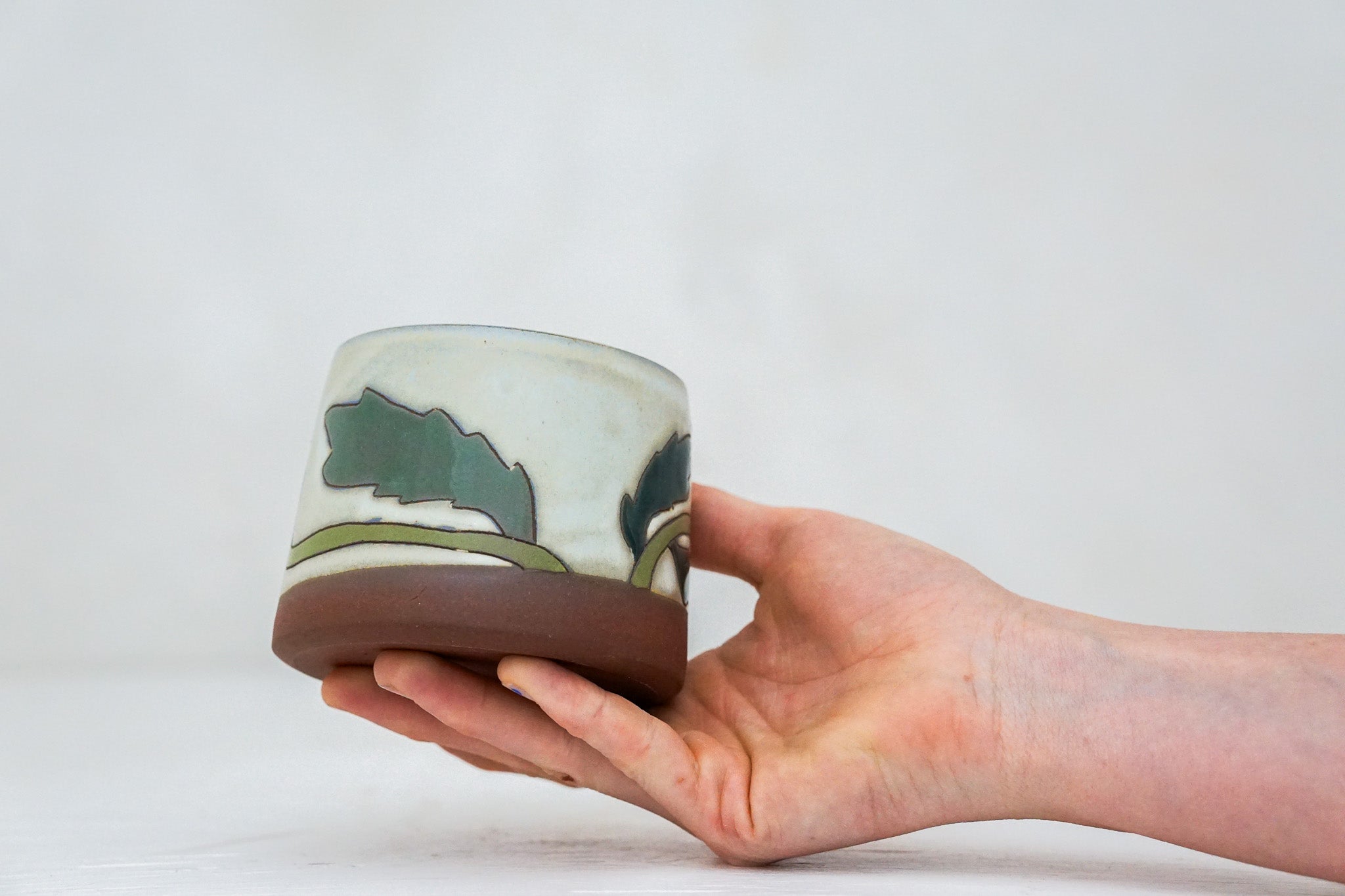 Morning Glory flower shortie mug in Bone
