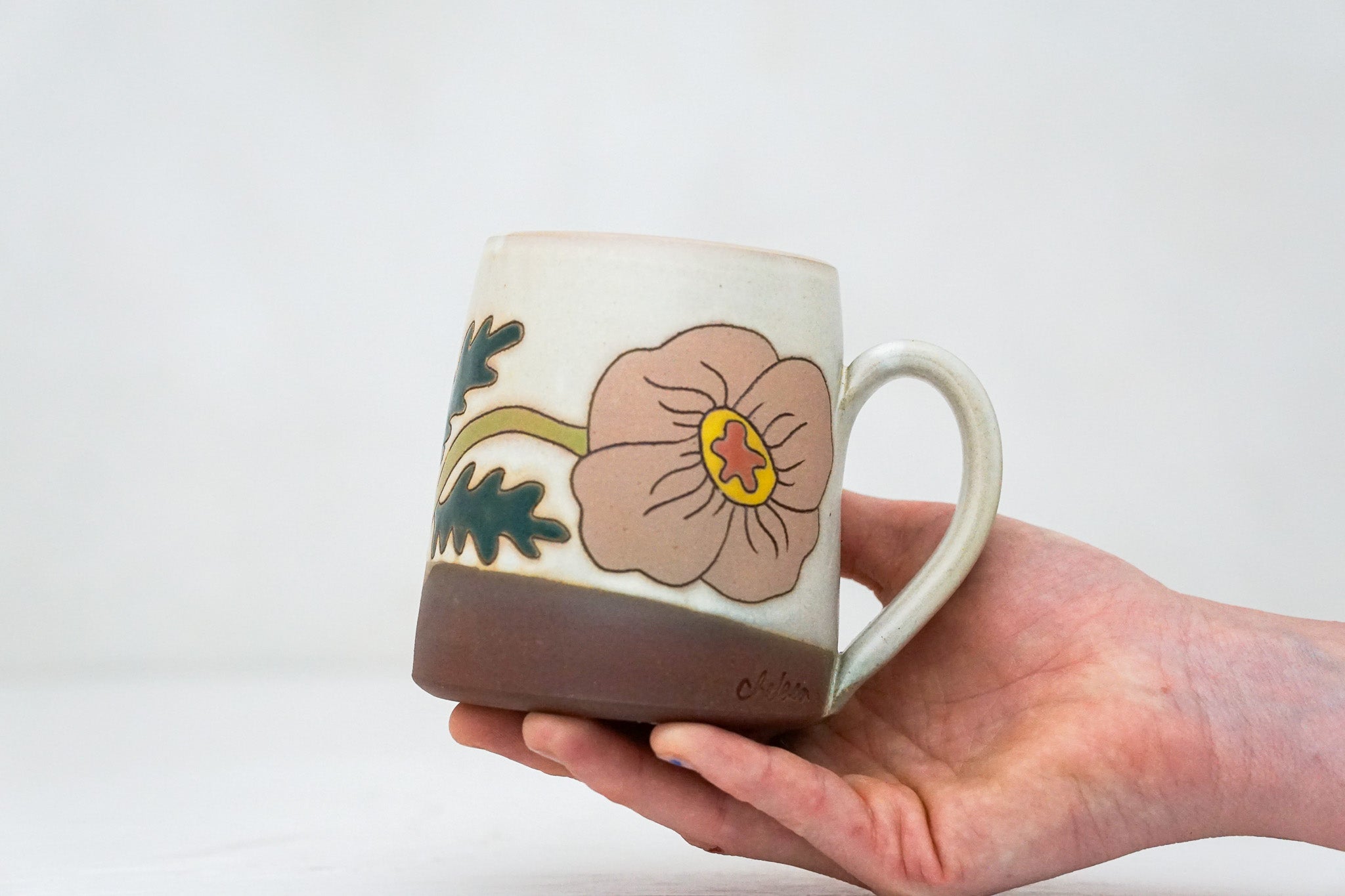 Poppy mug in Bone