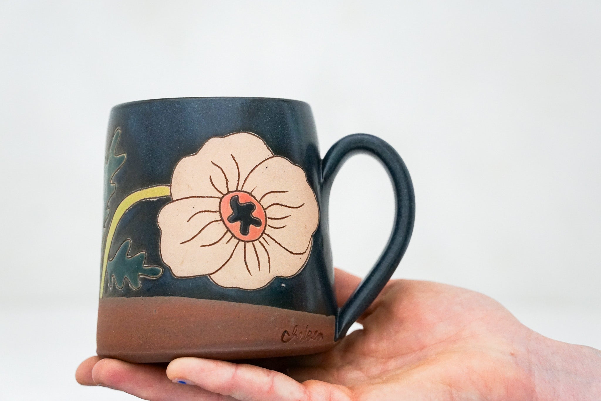 Poppy mug in Darby*