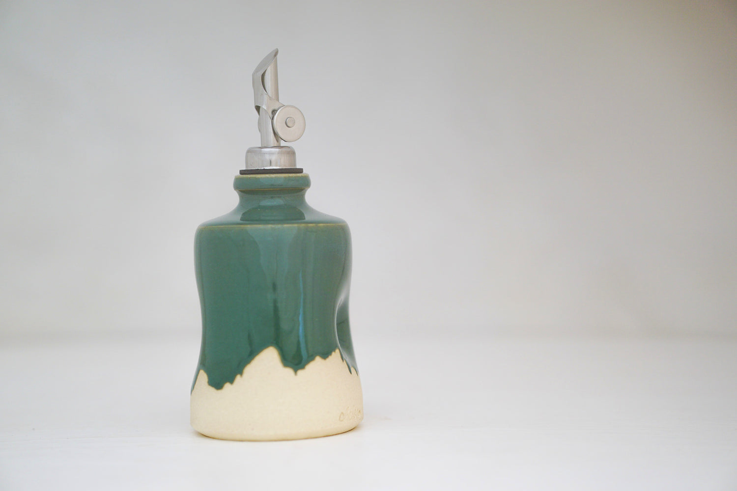 E Teton Olive Oil bottle in Kali image 2