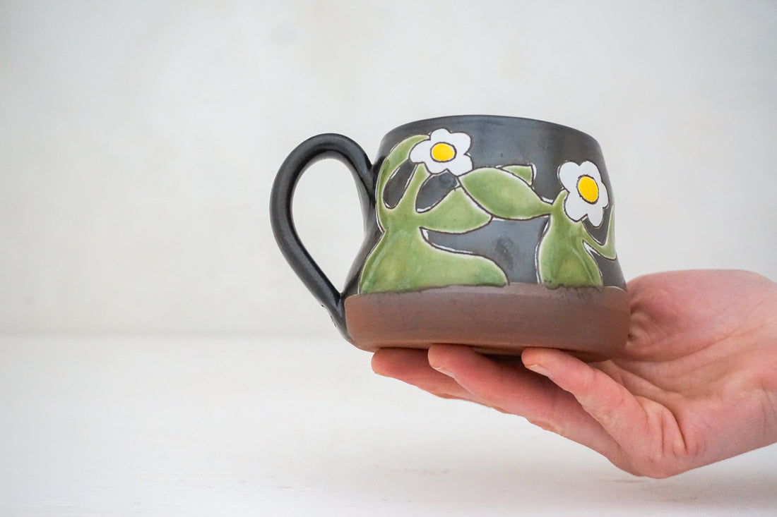 Dancing Daisies Darby mug image 0