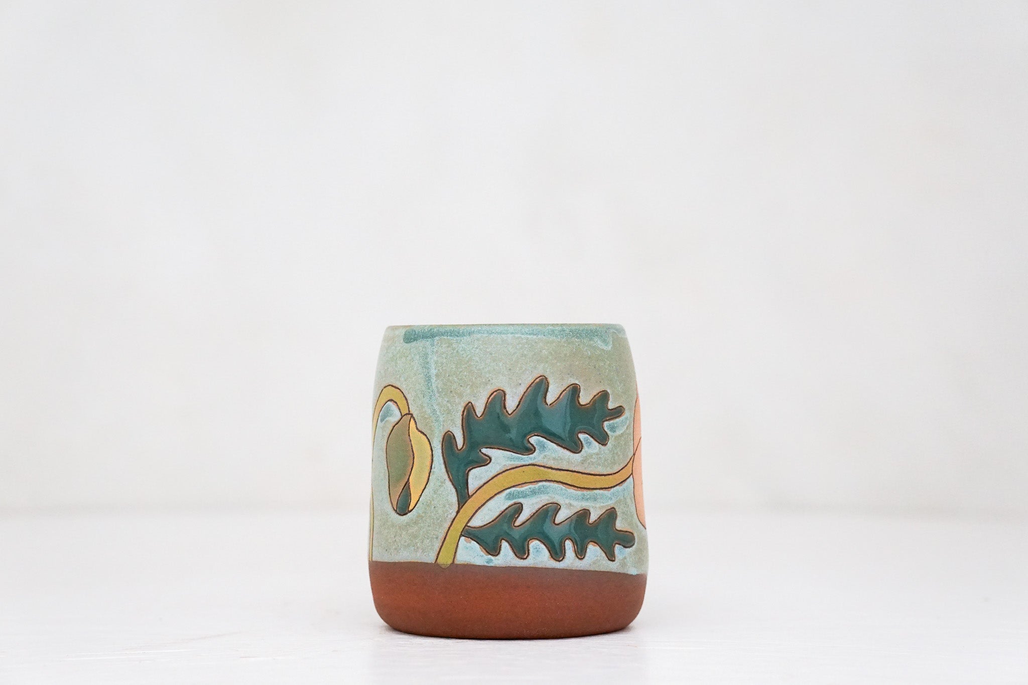 Wavy Poppy mug in Lake