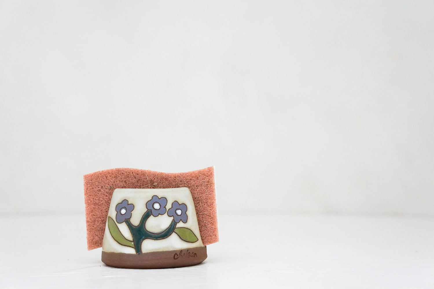 Forget-me-not sponge holder in BONE