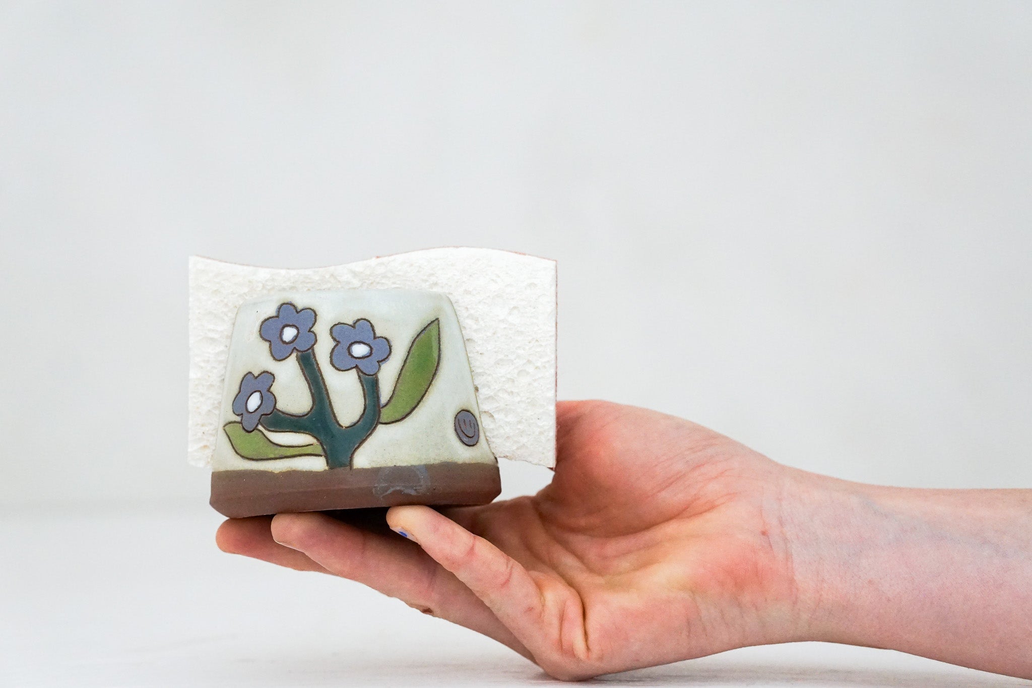 Forget-me-not sponge holder in BONE