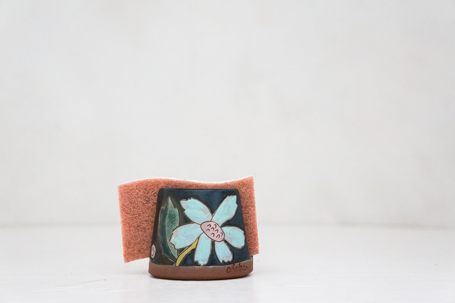 Flower sponge holder in Darby*
