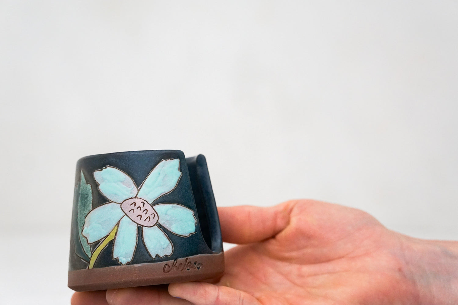 Flower sponge holder in Darby*
