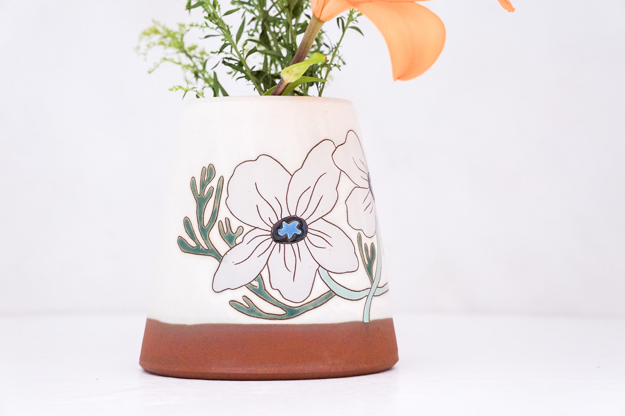 Anemone Flower Utensil Crock/ Vase in Bone