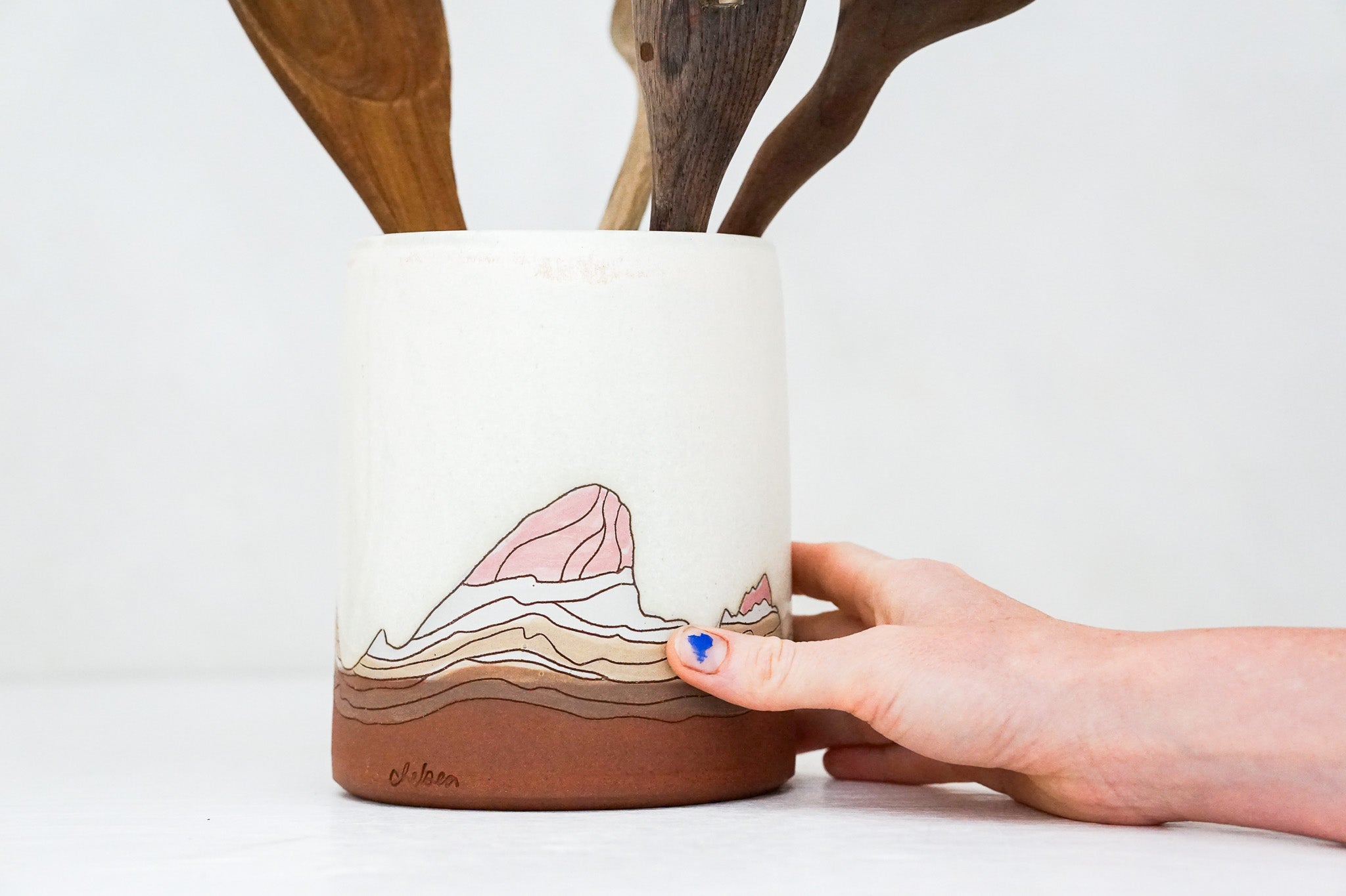 E Teton Utensil Crock in Bone