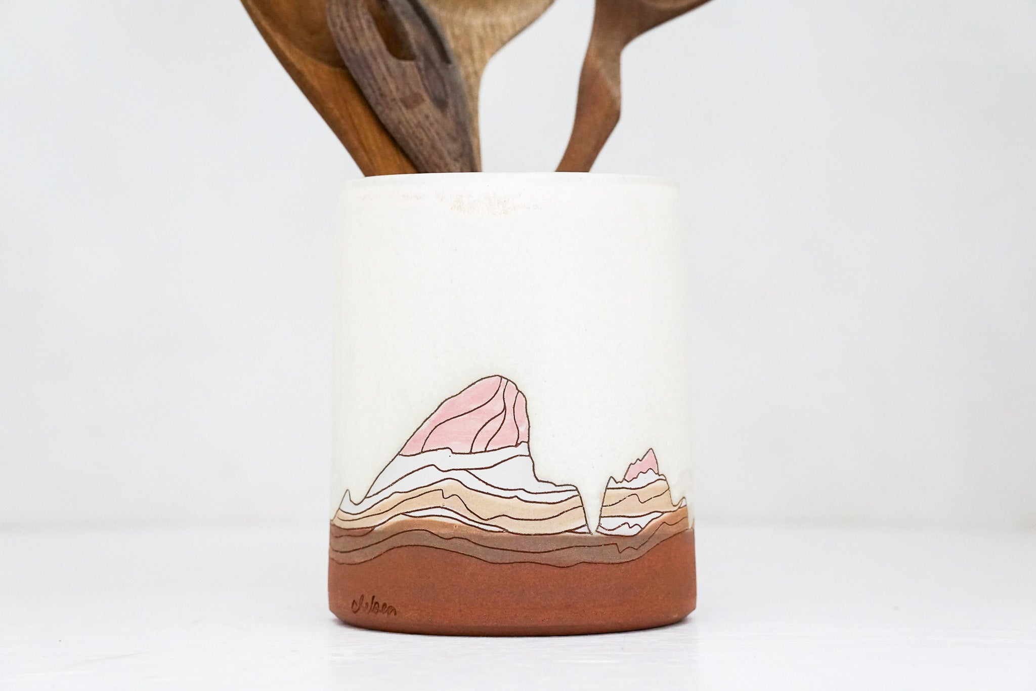 E Teton Utensil Crock in Bone