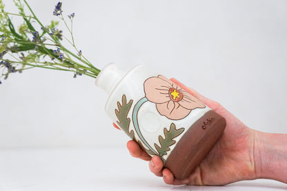 Popppy Bottle vase in Bone