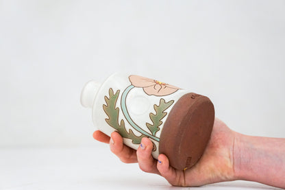 Popppy Bottle vase in Bone